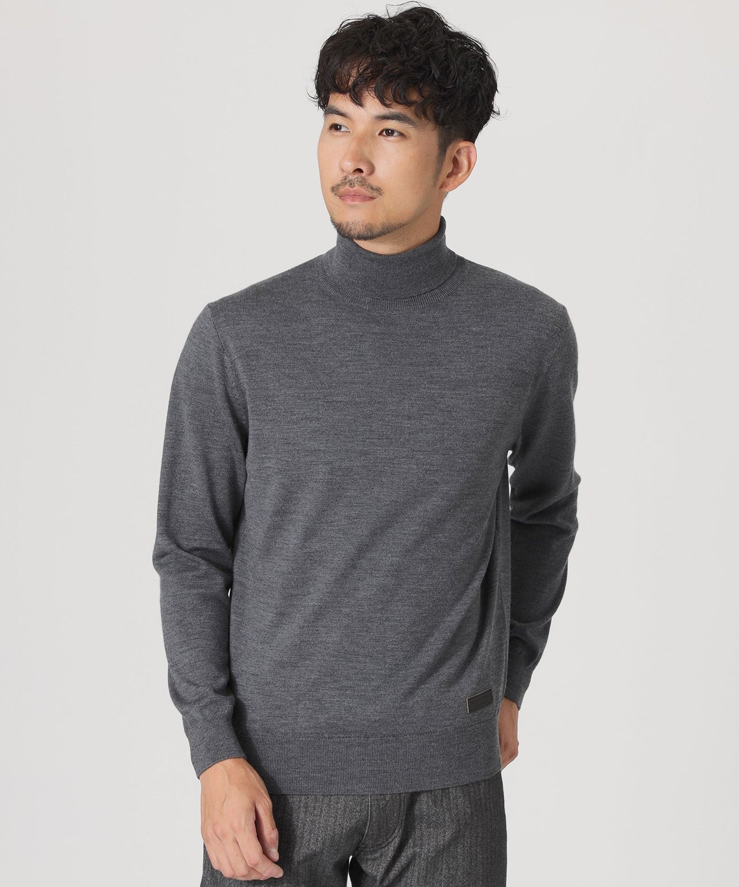 【THE URBAN COLLECTION】【家庭洗濯可能】「TEVIOT」タートルネックニット