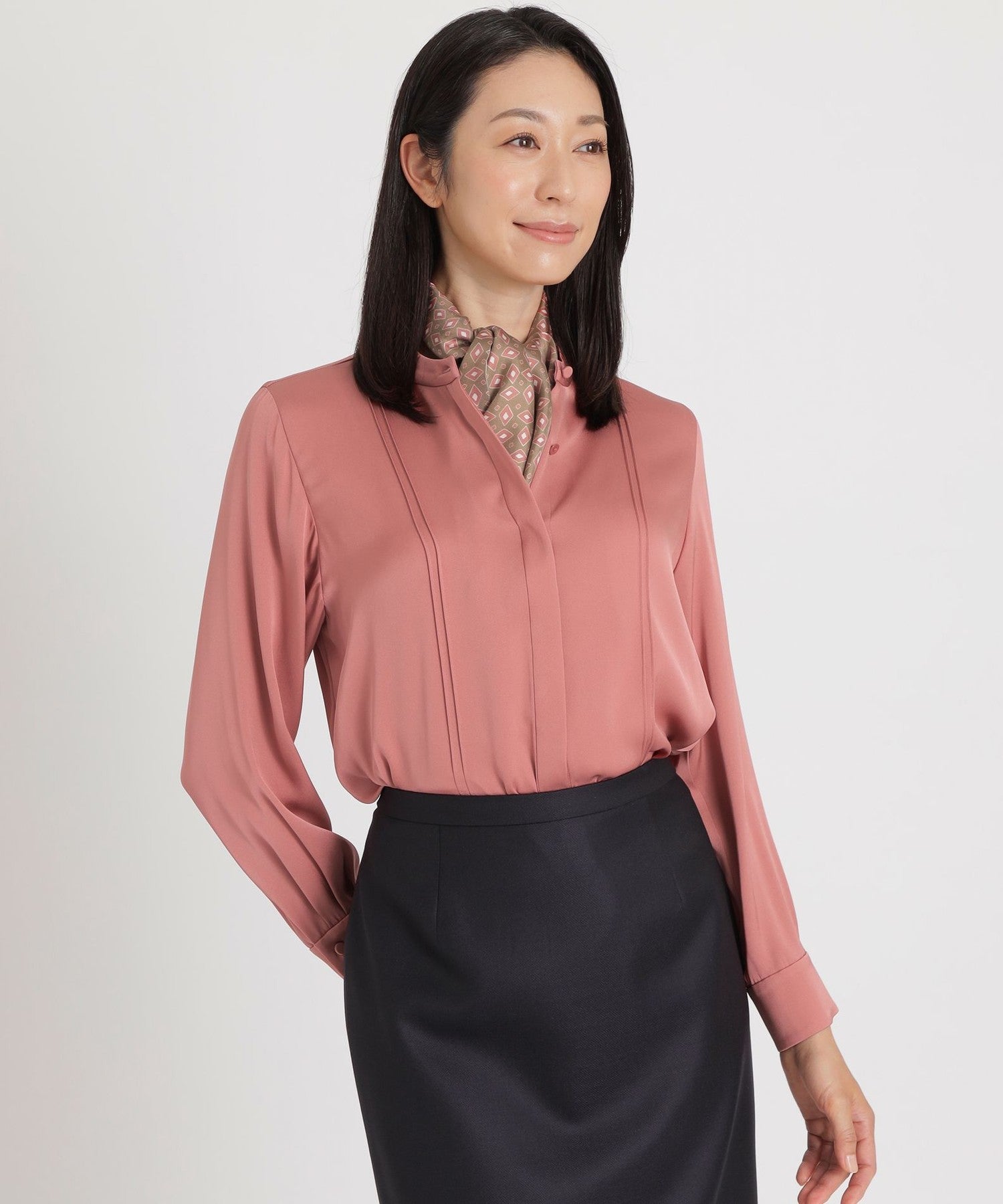 ポールスチュアート ブラウス＆スカート【ウォッシャブル】￥88,000 DRESS BLOUSE】ウォッシャブルシルクピンタックブラウス(トップス