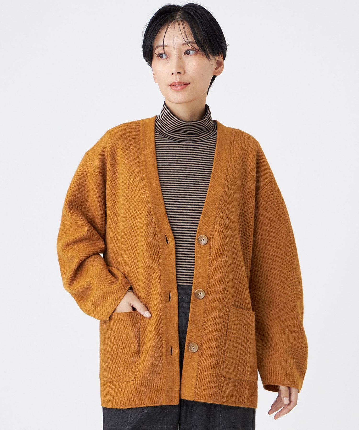 カタログ掲載】【ウォッシャブル】ブライトニットVネックカーディガン