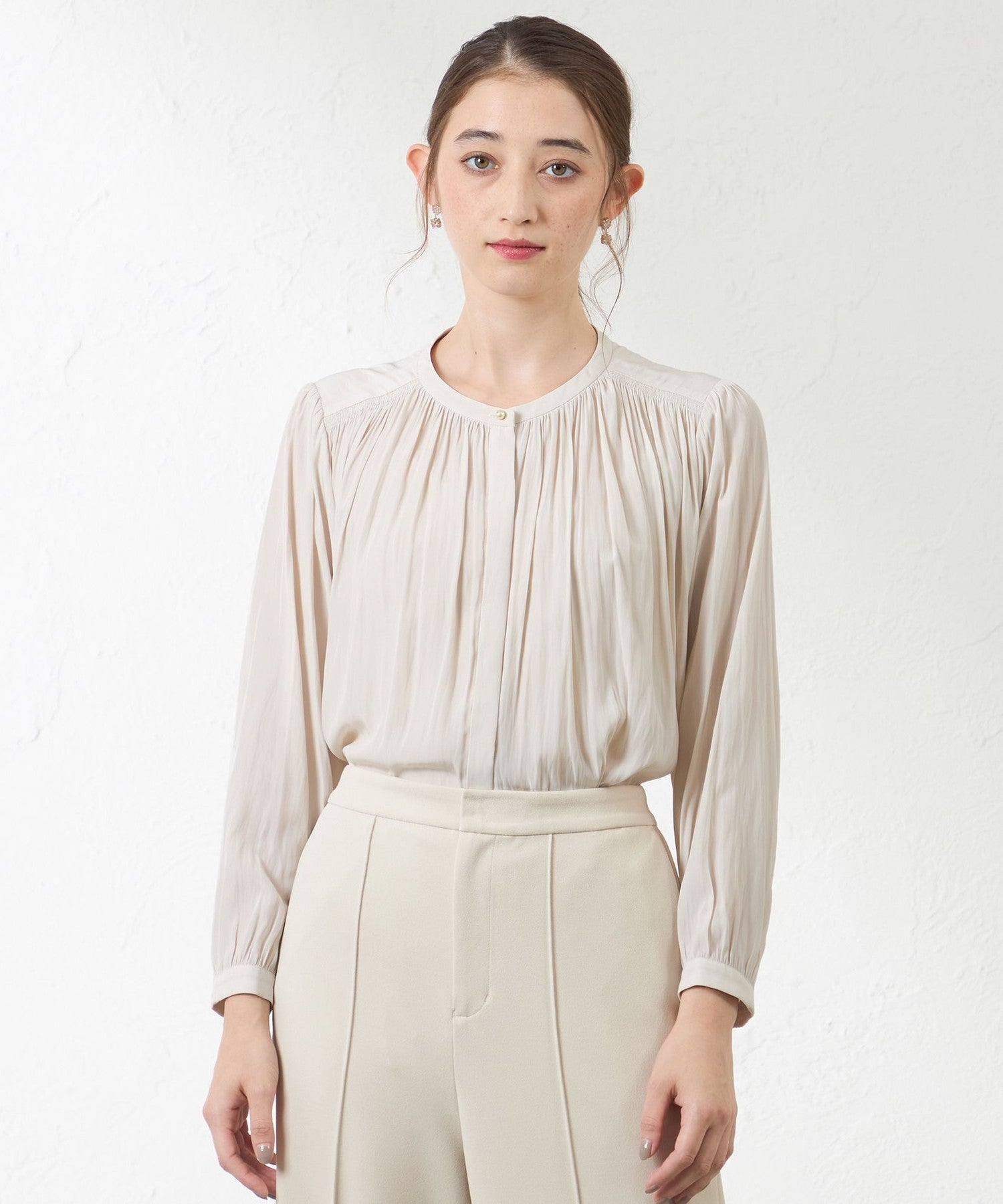割繊デシンブラウス(トップス)｜AMACA(アマカ)のファッション通販