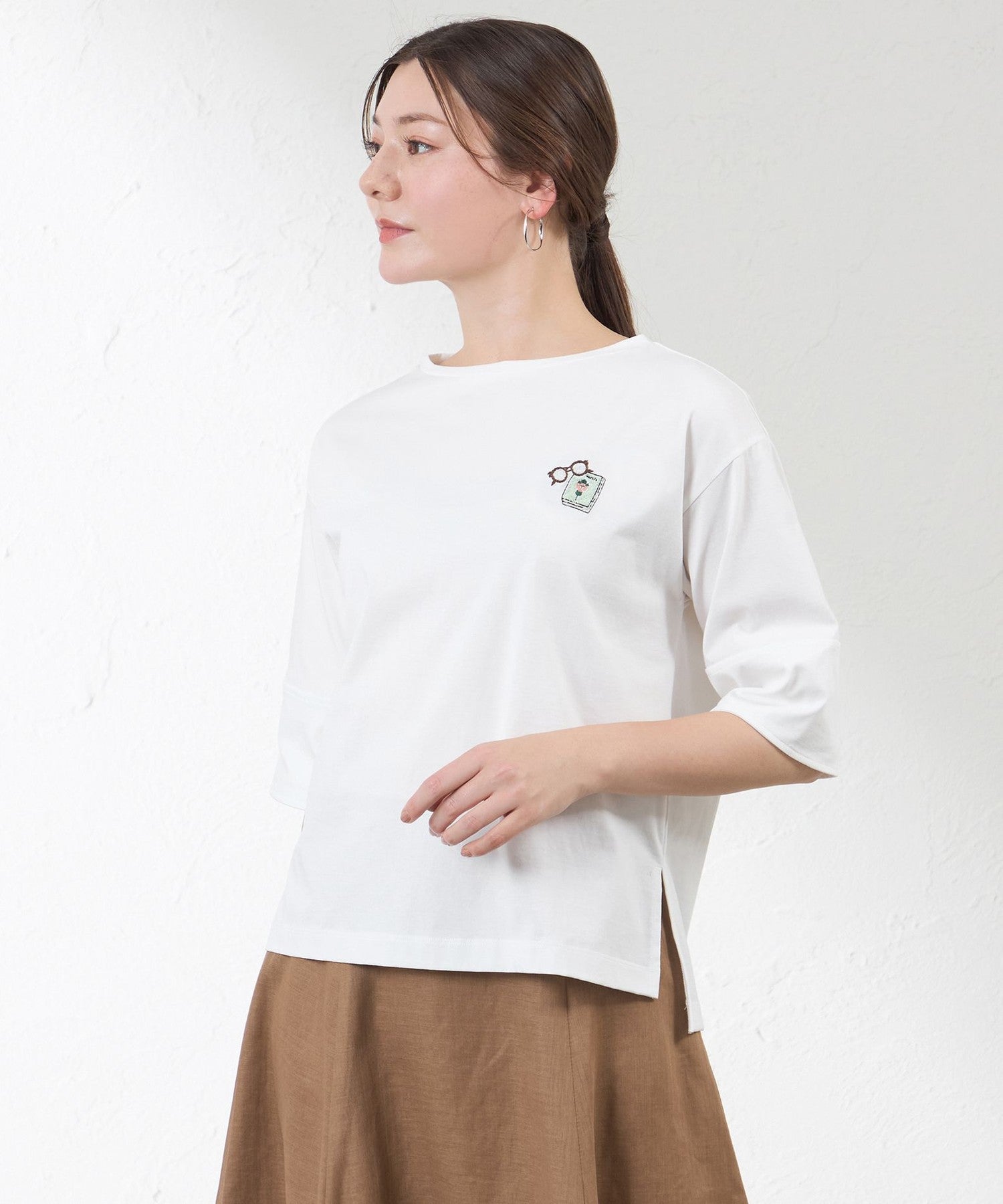 新品未使用　アマカ 予約販売】刺繍Tシャツ(トップス)｜AMACA(アマカ)のファッション通販