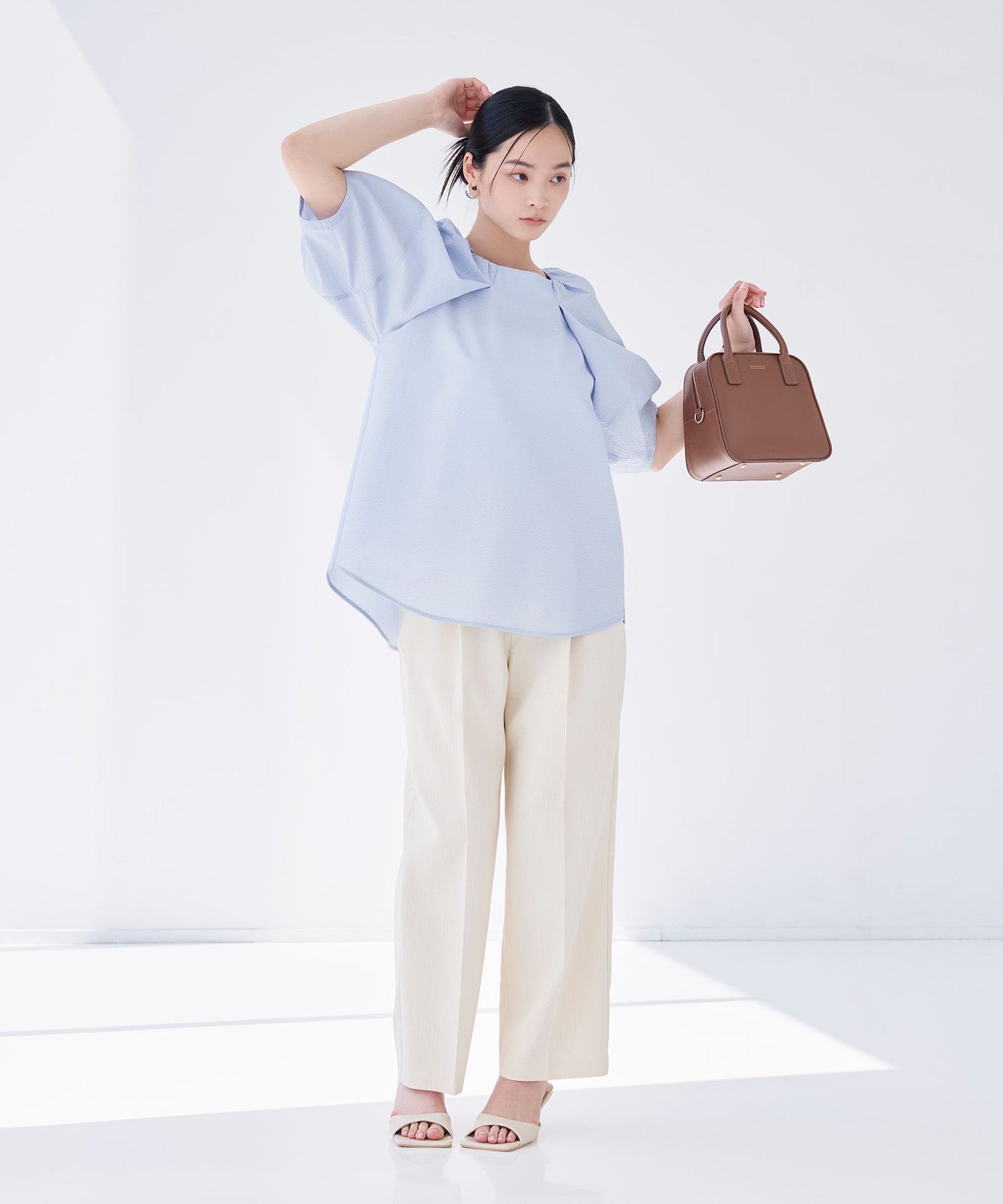 2271-W1R0550602__L,02,