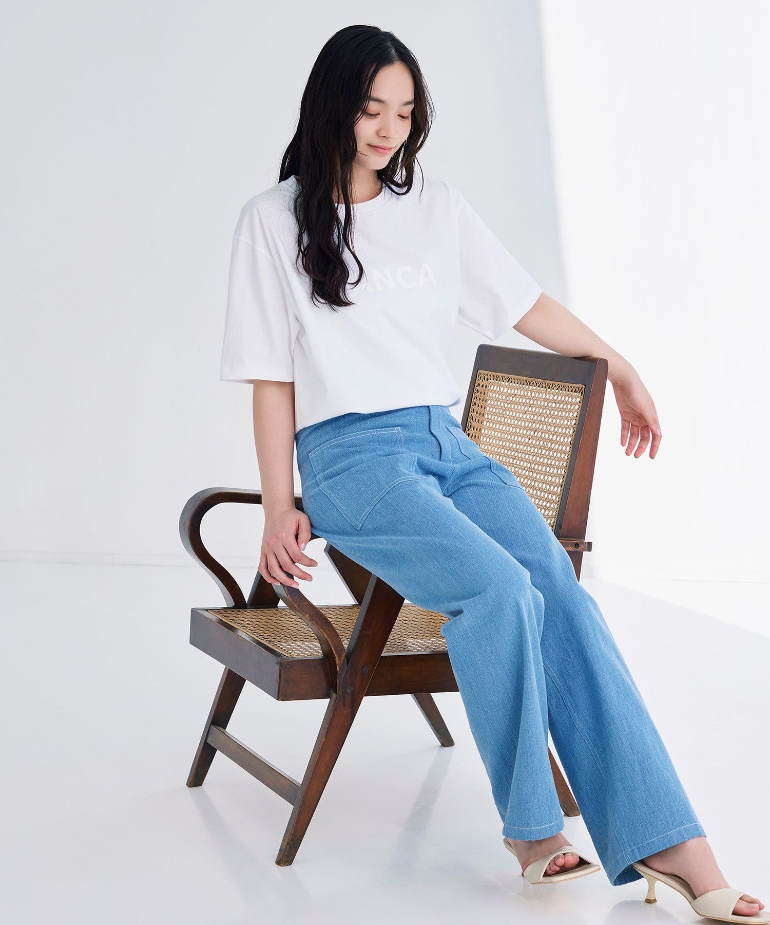 2271-W1R0853524__D,24,