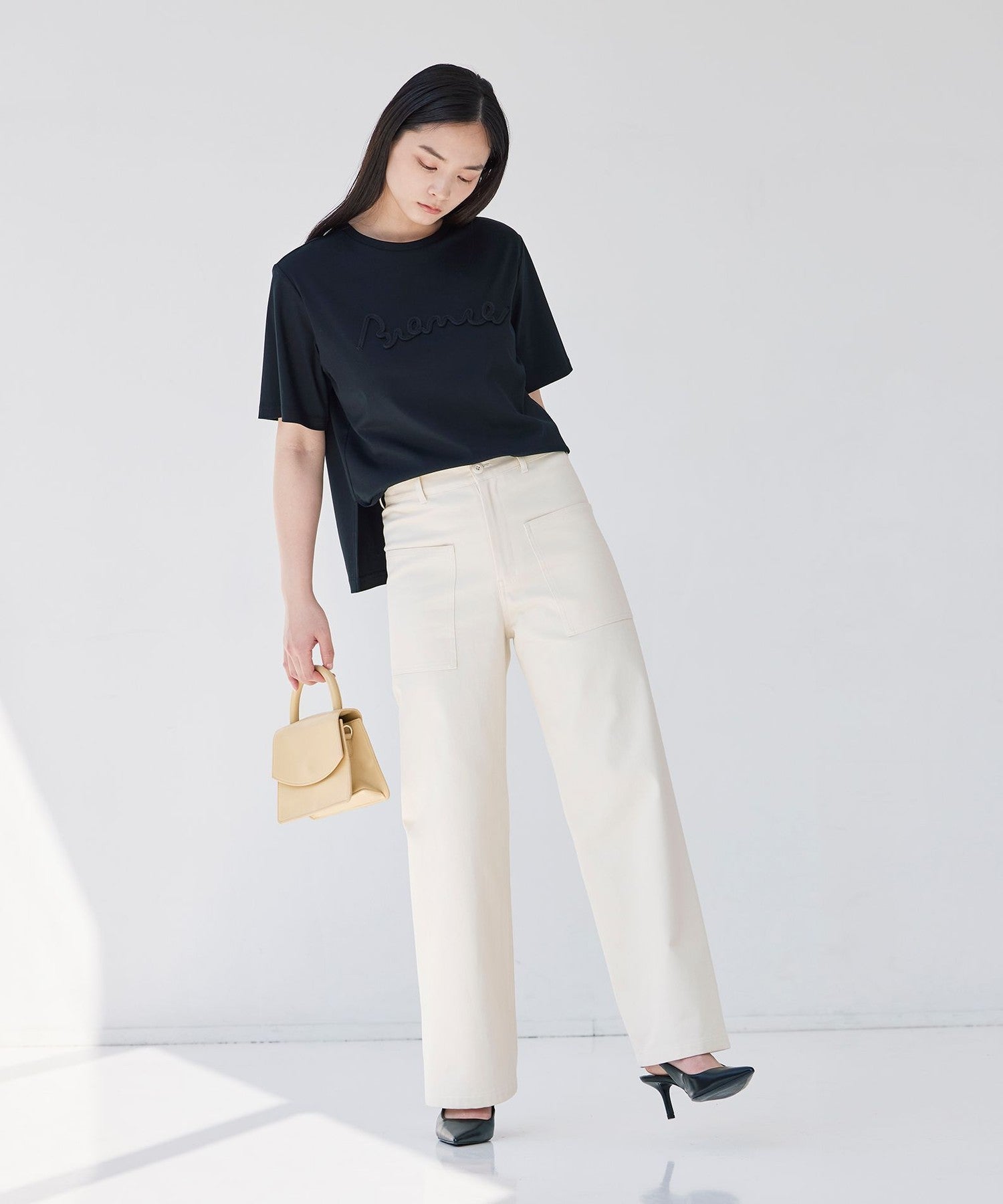 2271-W1R0853524__I,24,