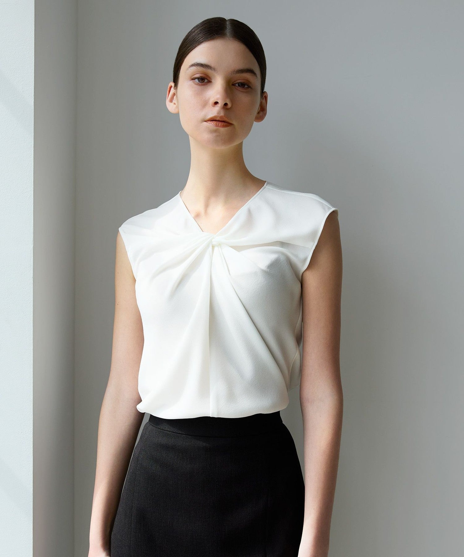 ソフトジョーゼット ツイストブラウス(トップス)｜EPOCA(エポカ)の