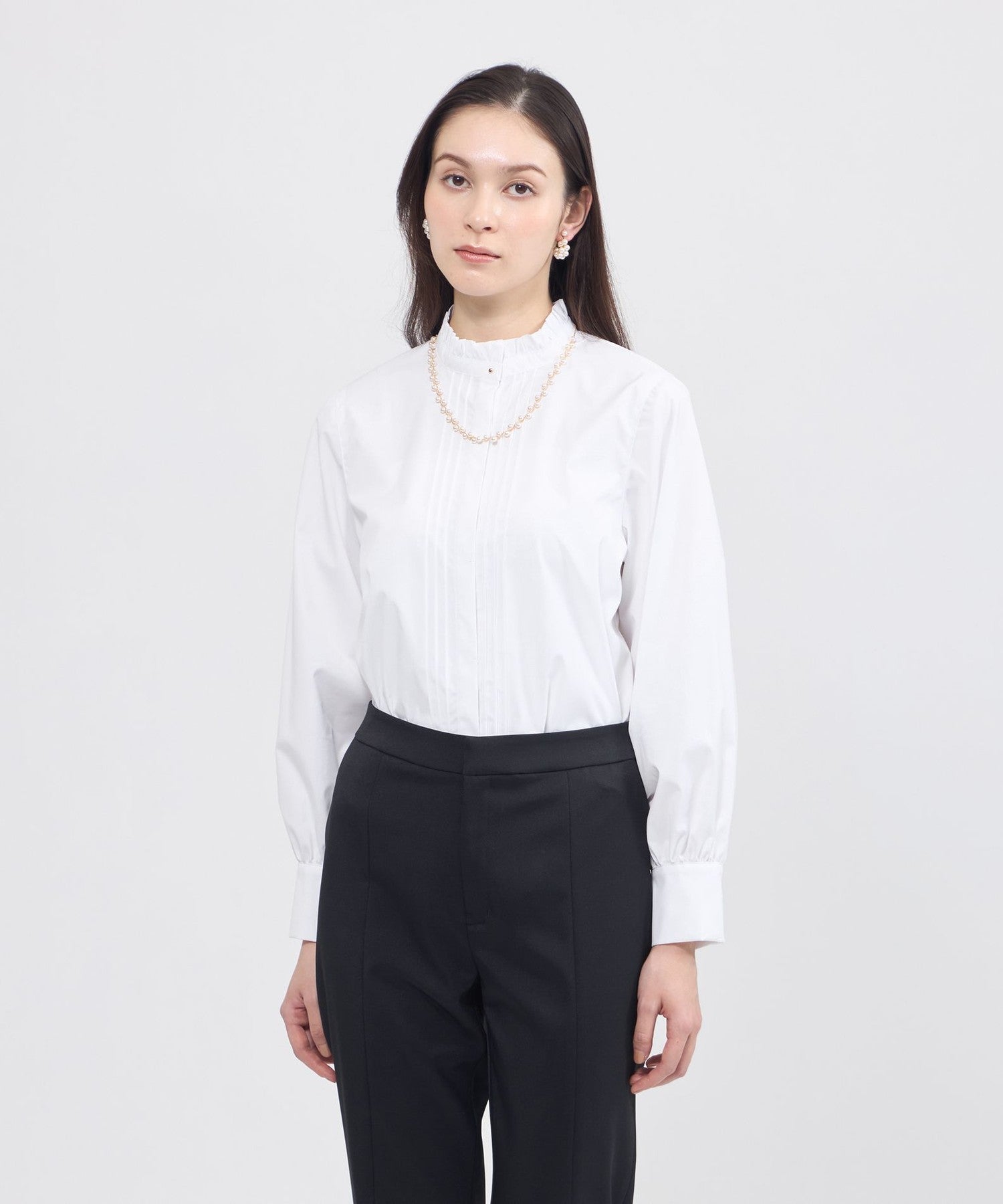 EPOCA STORIA】フリルネックブラウス《WEB＆EPOCA THE SHOP店舗限定