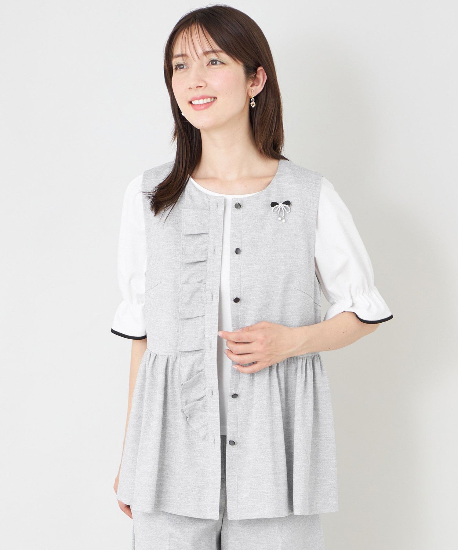 サマーコンフォート リュクスフリル ジレ(ベスト)｜TO BE CHIC(トゥー