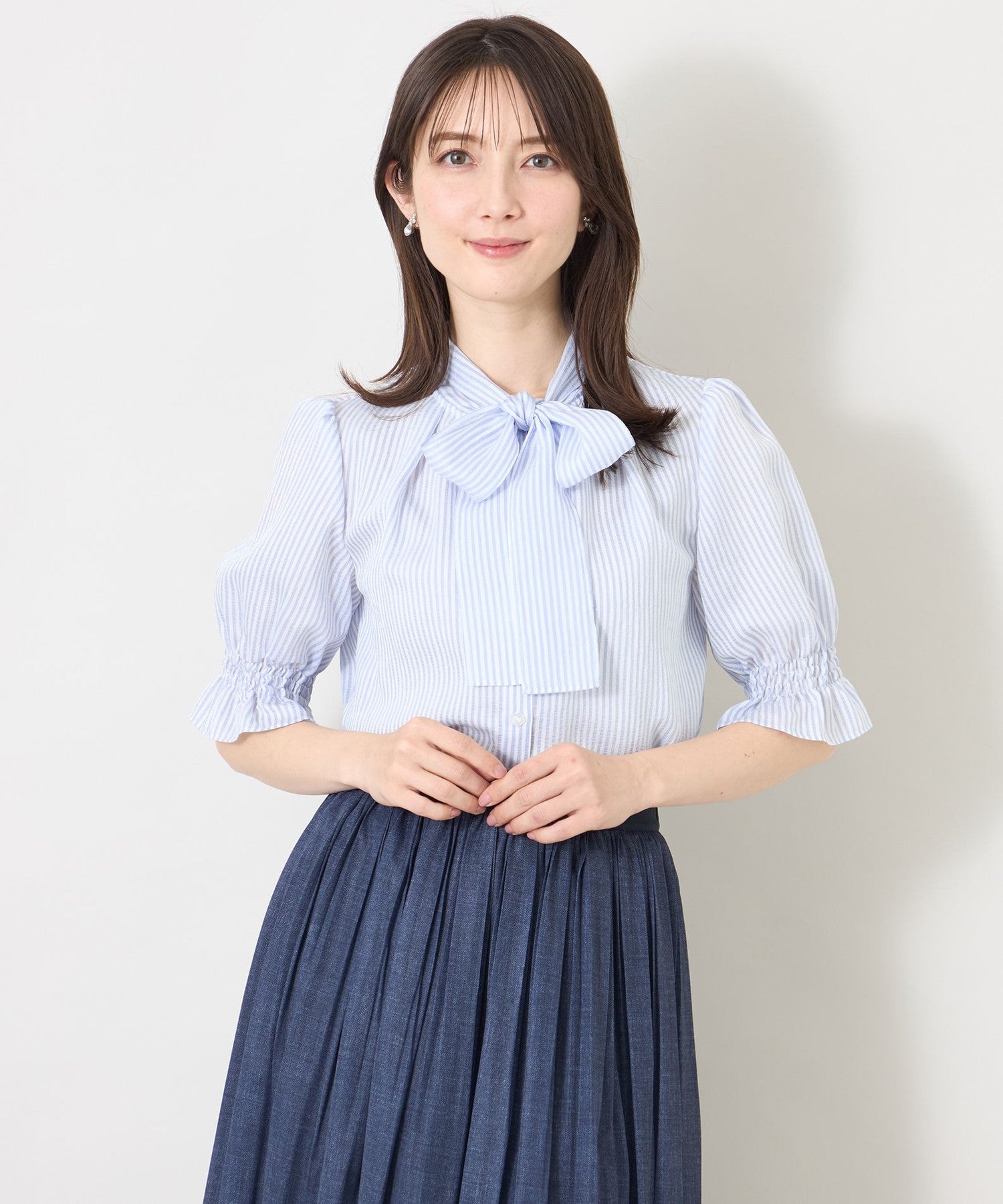 シルキーサッカー ボウタイブラウス(トップス)｜TO BE CHIC(トゥー