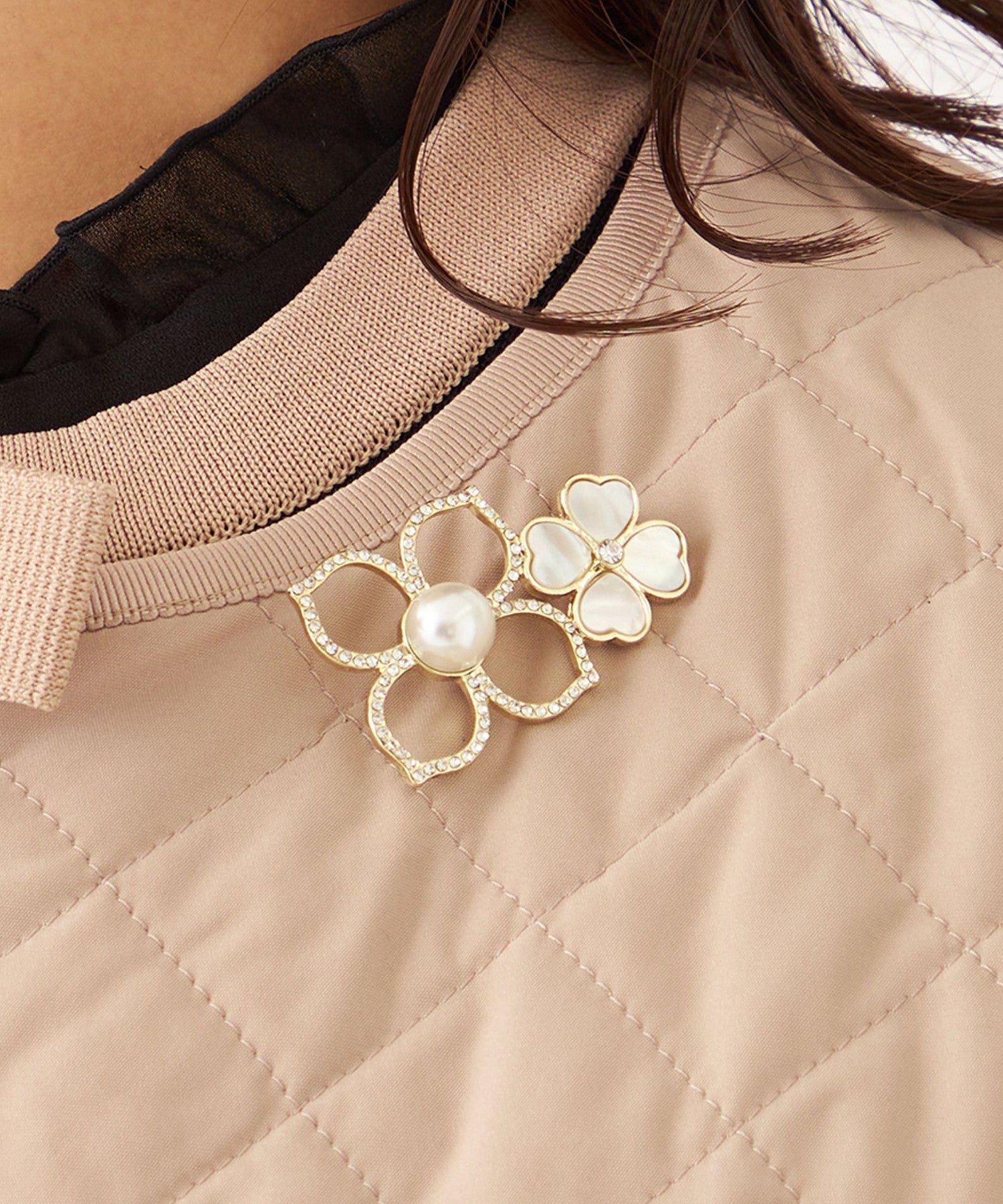 シェルフラワーブローチ(小物・雑貨)｜TO BE CHIC(トゥー ビー シック
