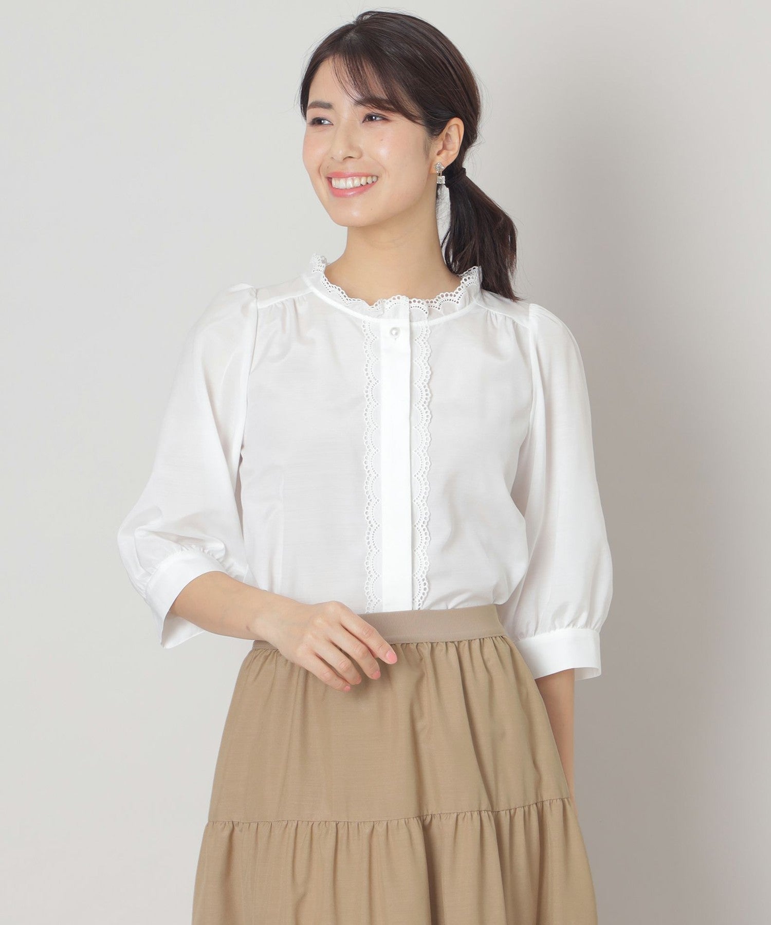 L】ブライトクロス アイレットレースブラウス(トップス)｜TO BE CHIC