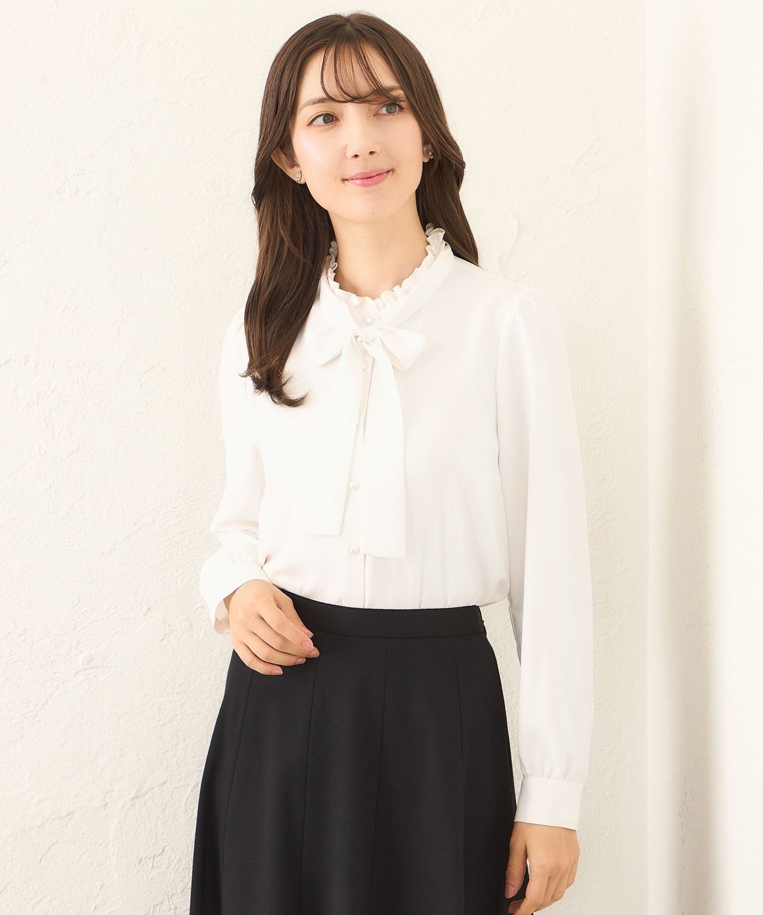 背中フリルの服 2362-W7M1167902.jpg?v=1758077892