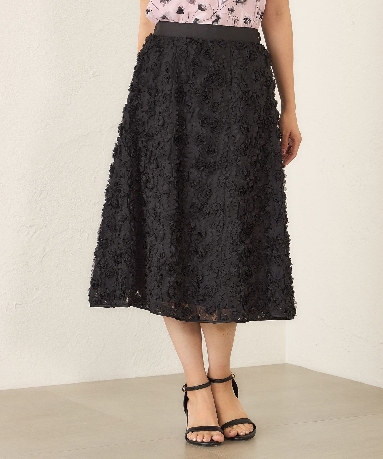 L】立体フラワー刺しゅう スカート(スカート)｜TO BE CHIC(トゥー ビー