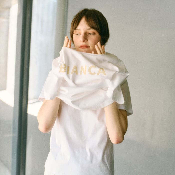 BIANCA 人気のロゴTに新色登場！