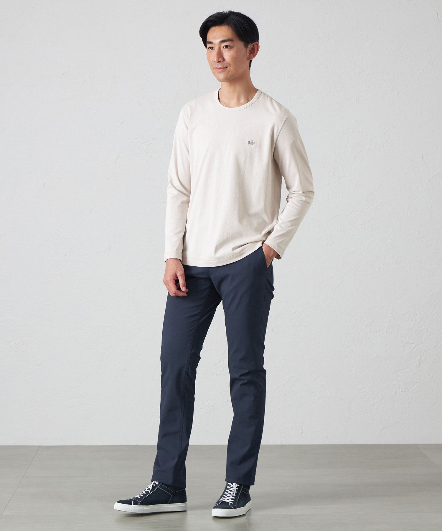 1133-S3P4050674__J,74,