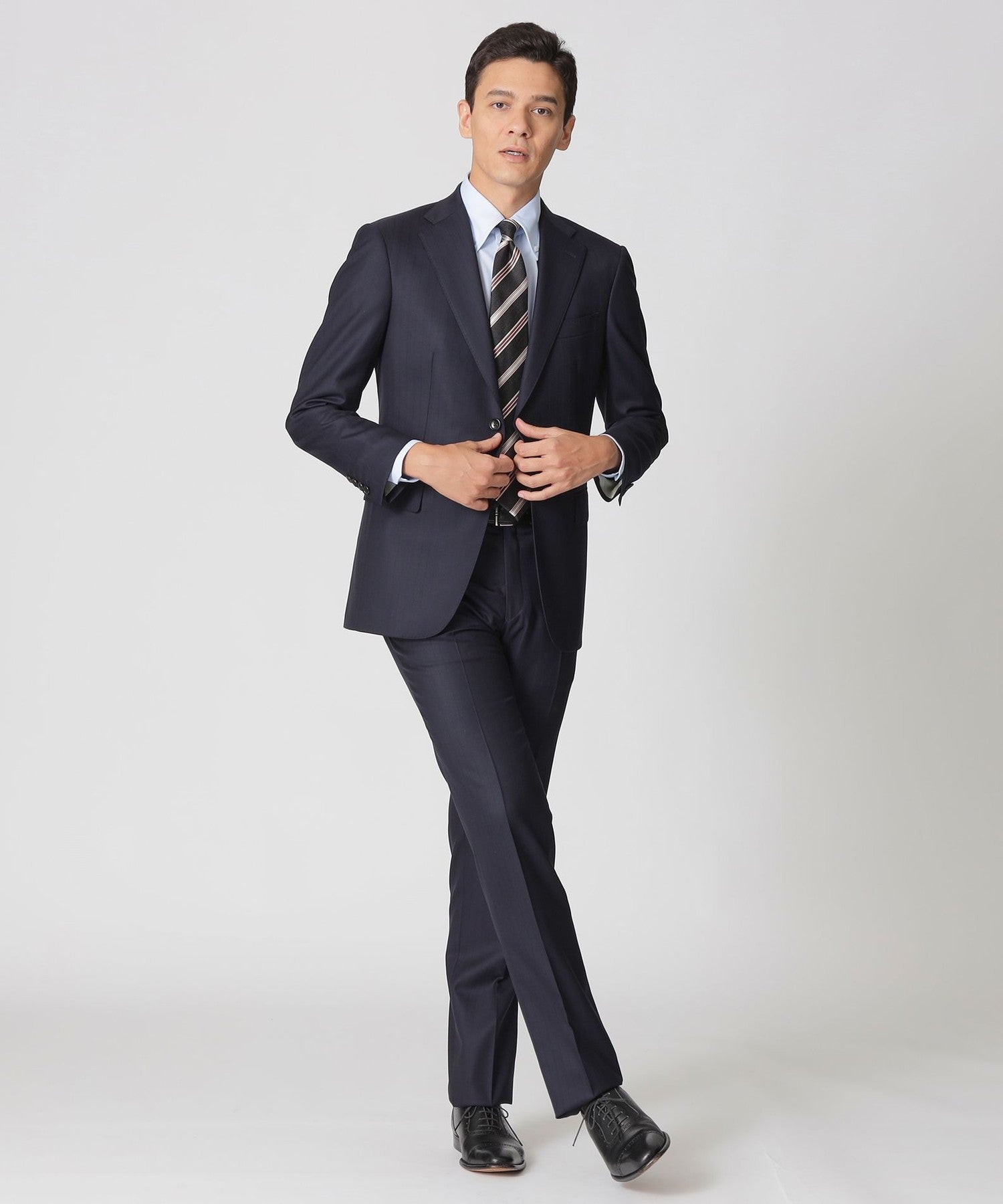 1142-J181466356__H,56,