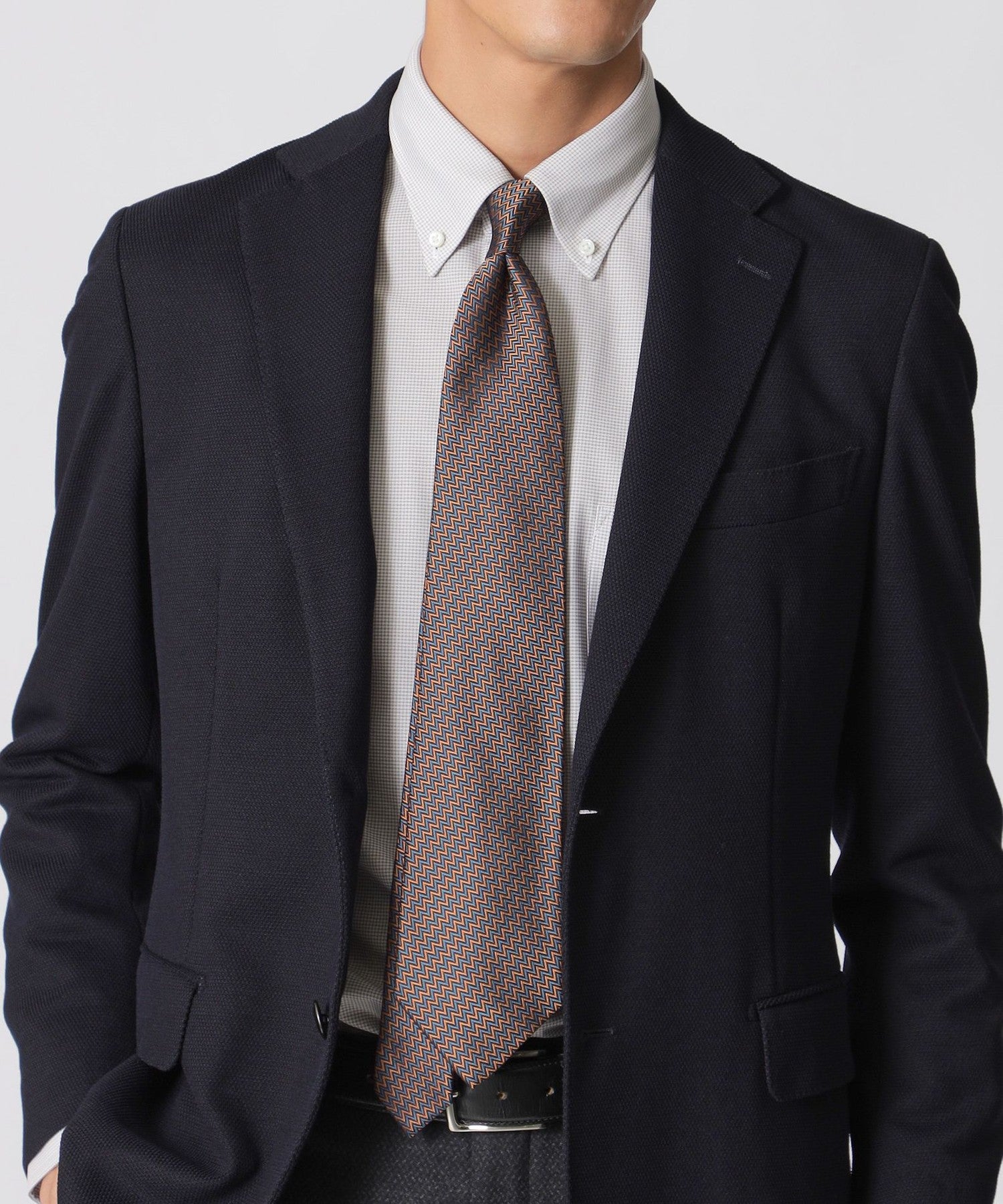 1142-J181567438__H,38,