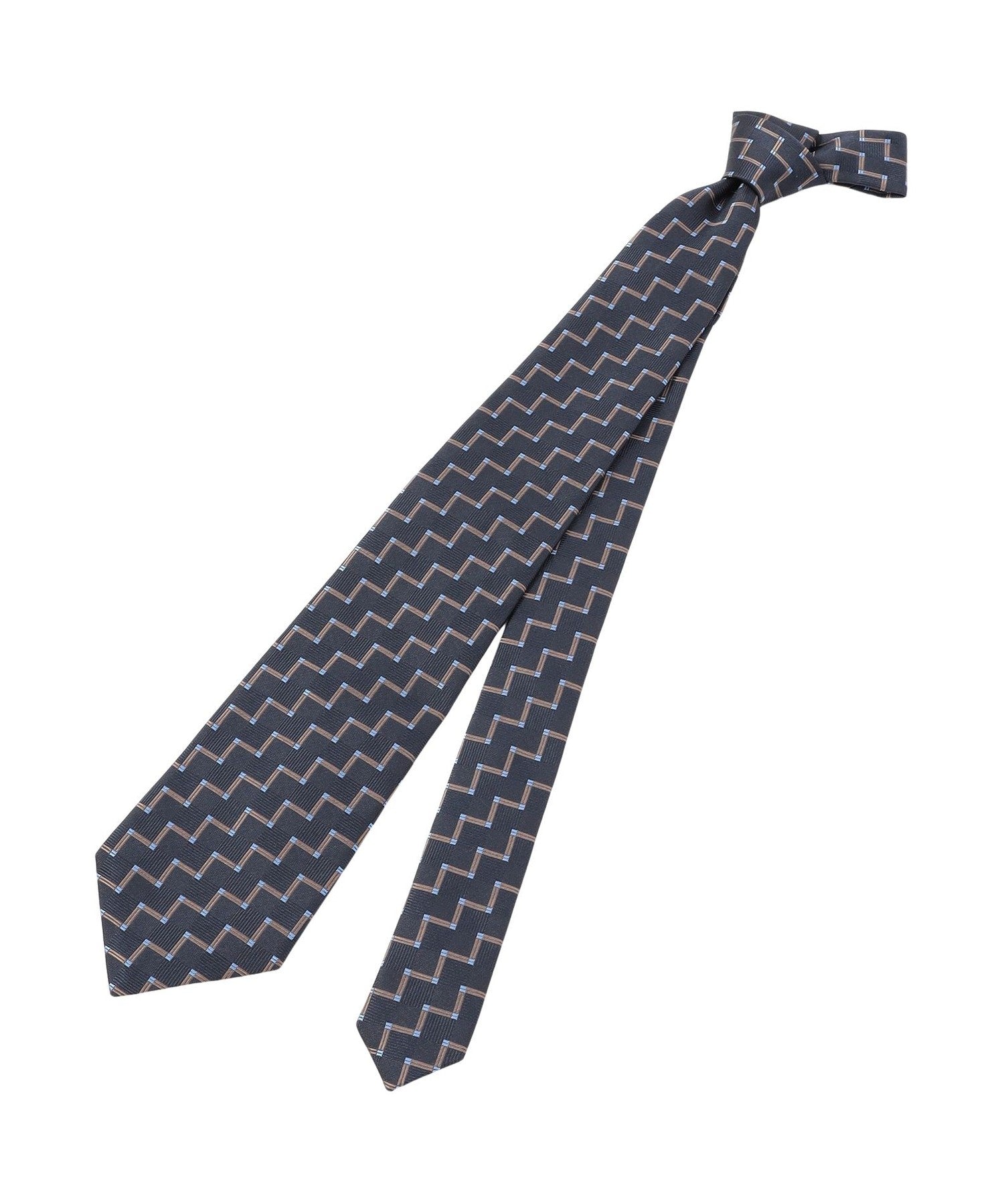 1142-J181567828__,28,