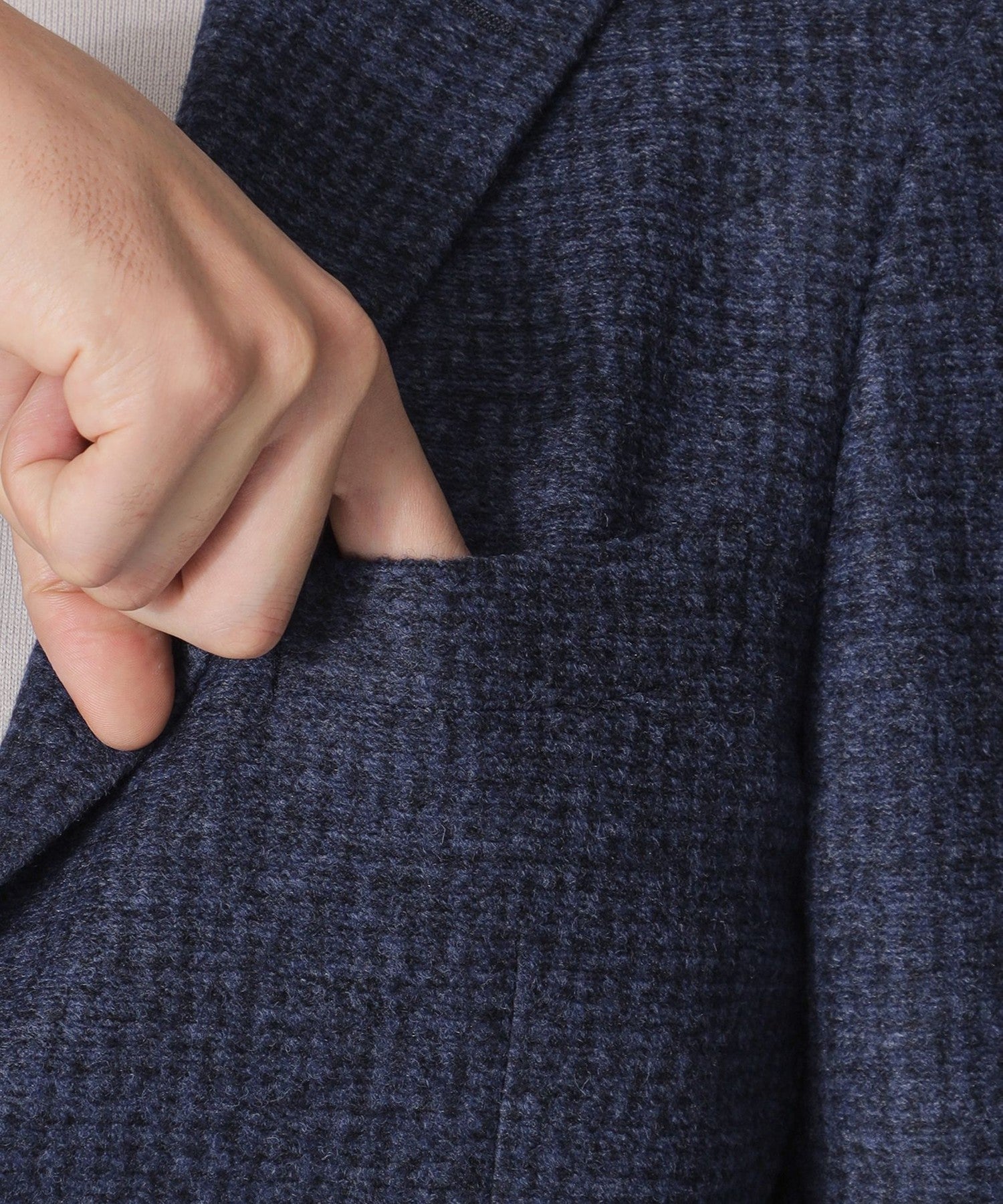 1142-J1D9761428__M,28,