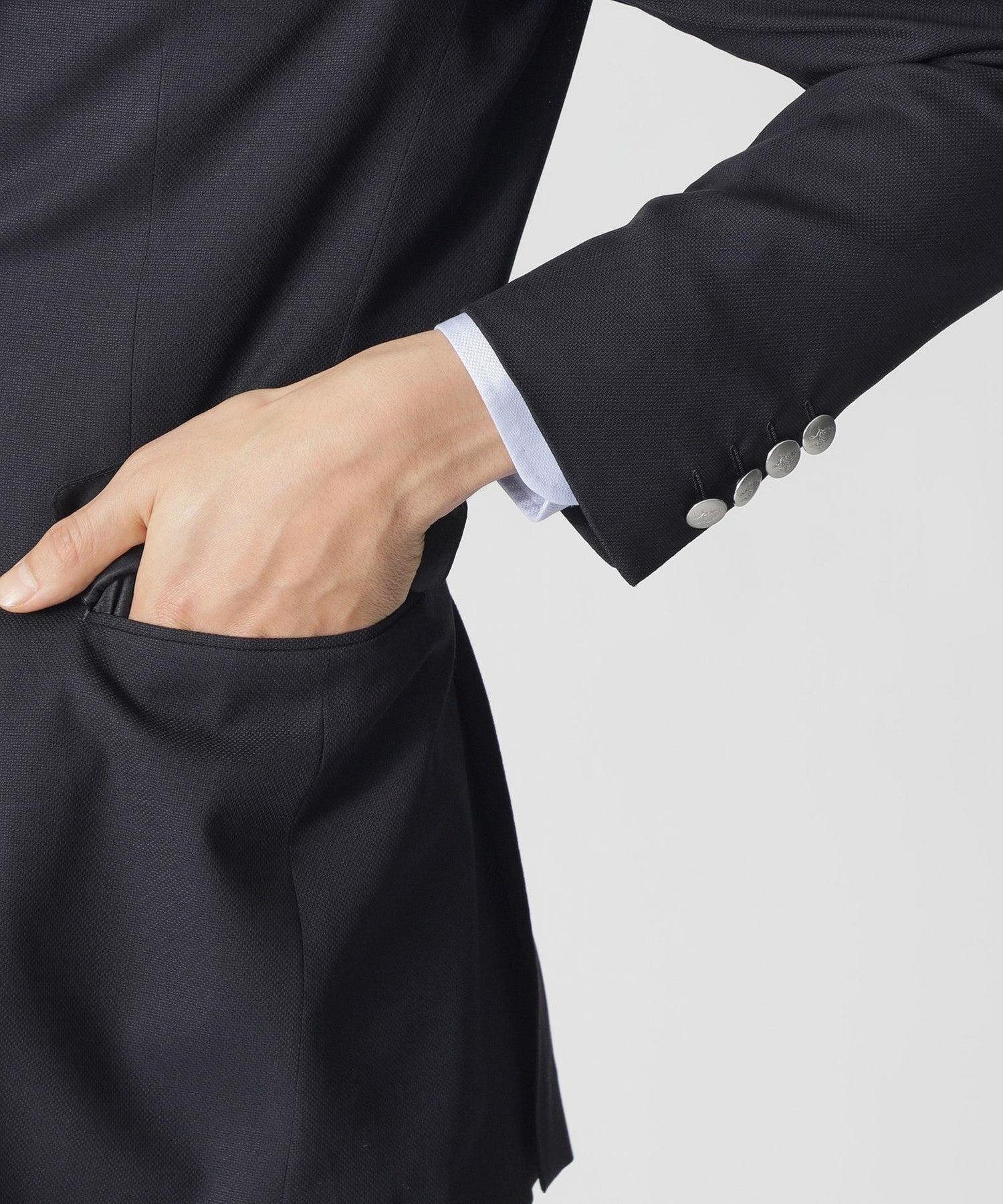 1142-J1D9952029__M,29,