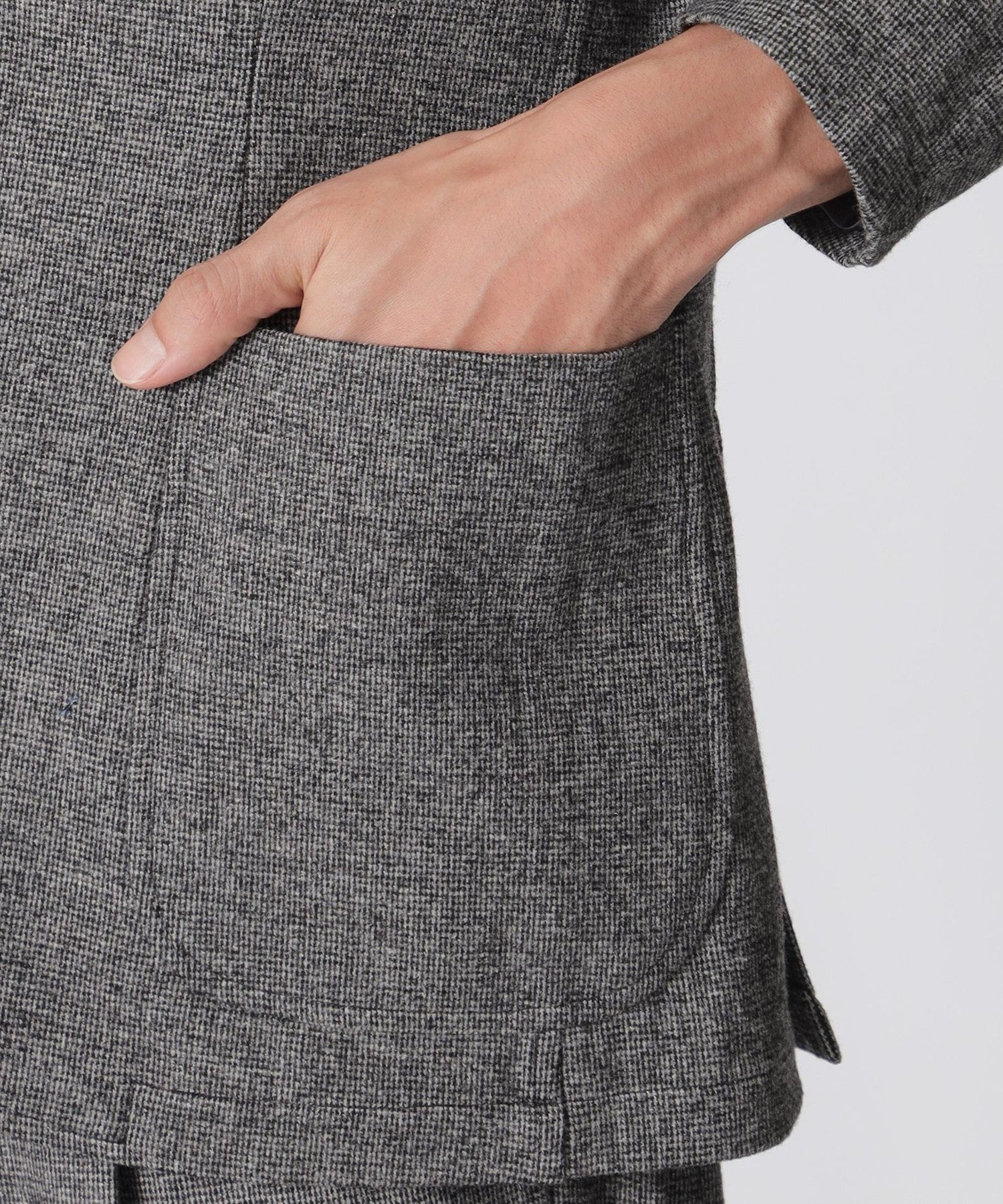 1142-J1E0963207__M,07,