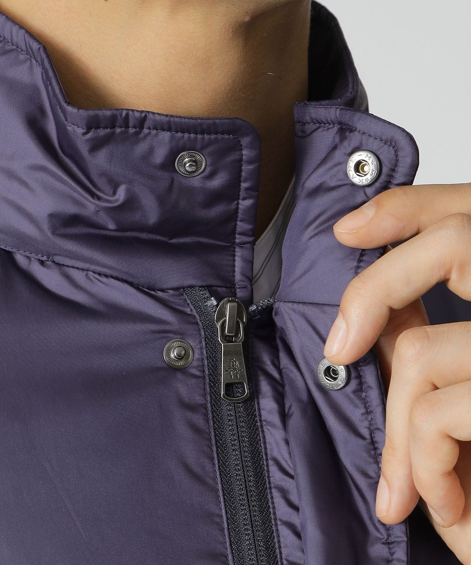 1142-J1F0442526__M,26,