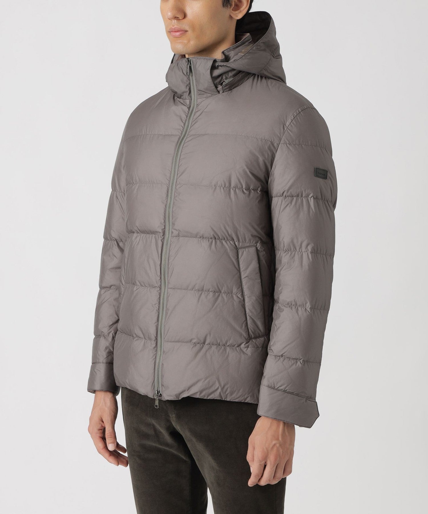 1142-J1F6860508__L,08,