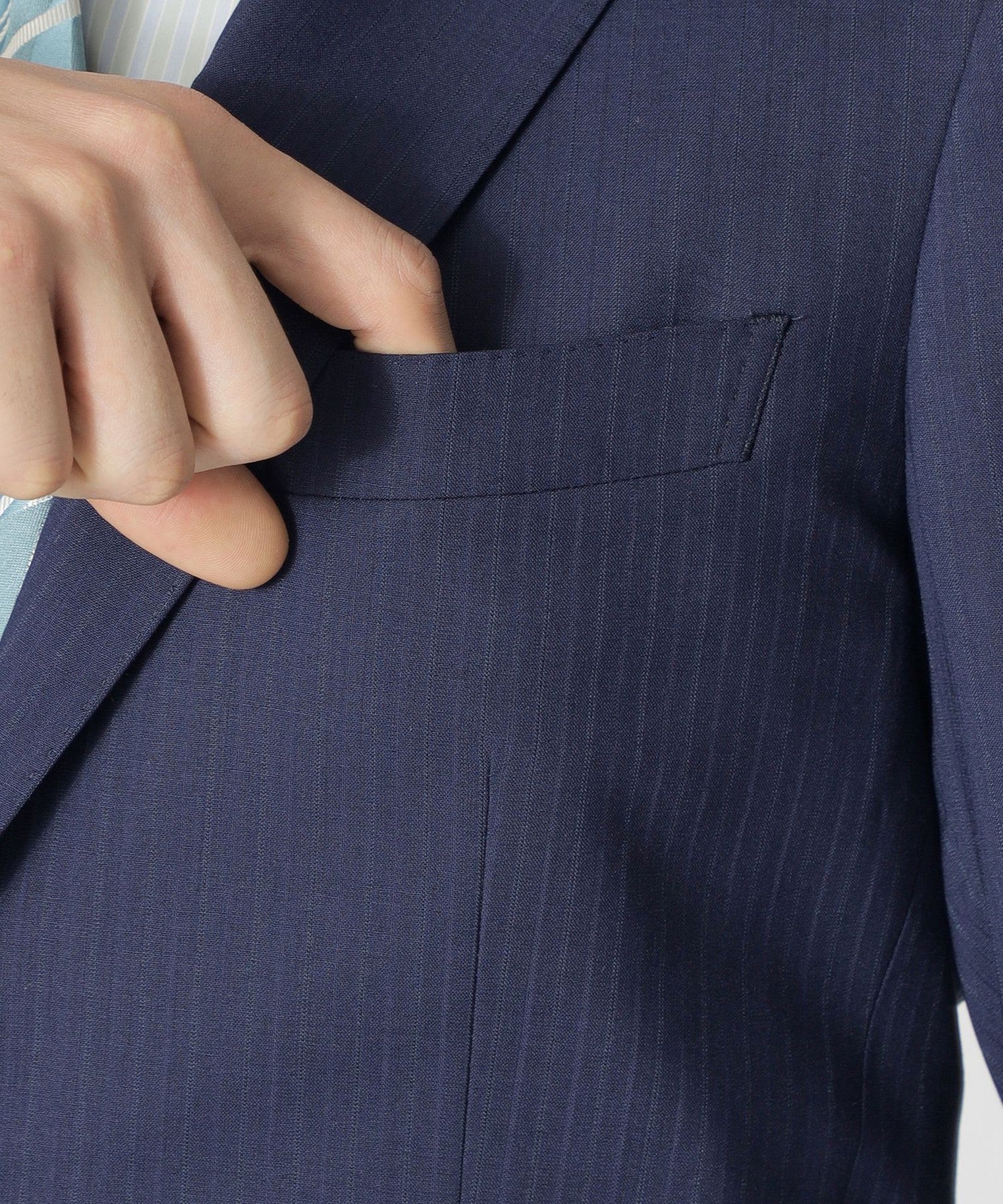 1142-J1H9950728__M,28,