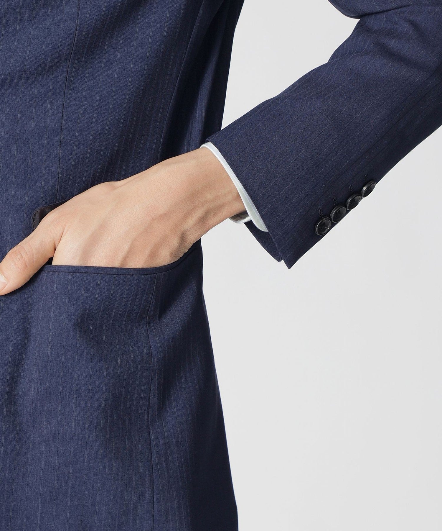 1142-J1H9950728__N,28,