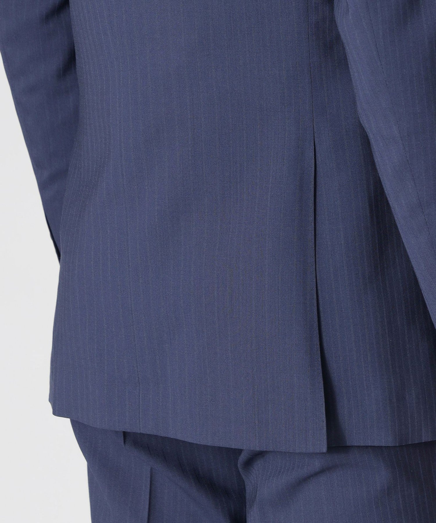 1142-J1H9950728__O,28,