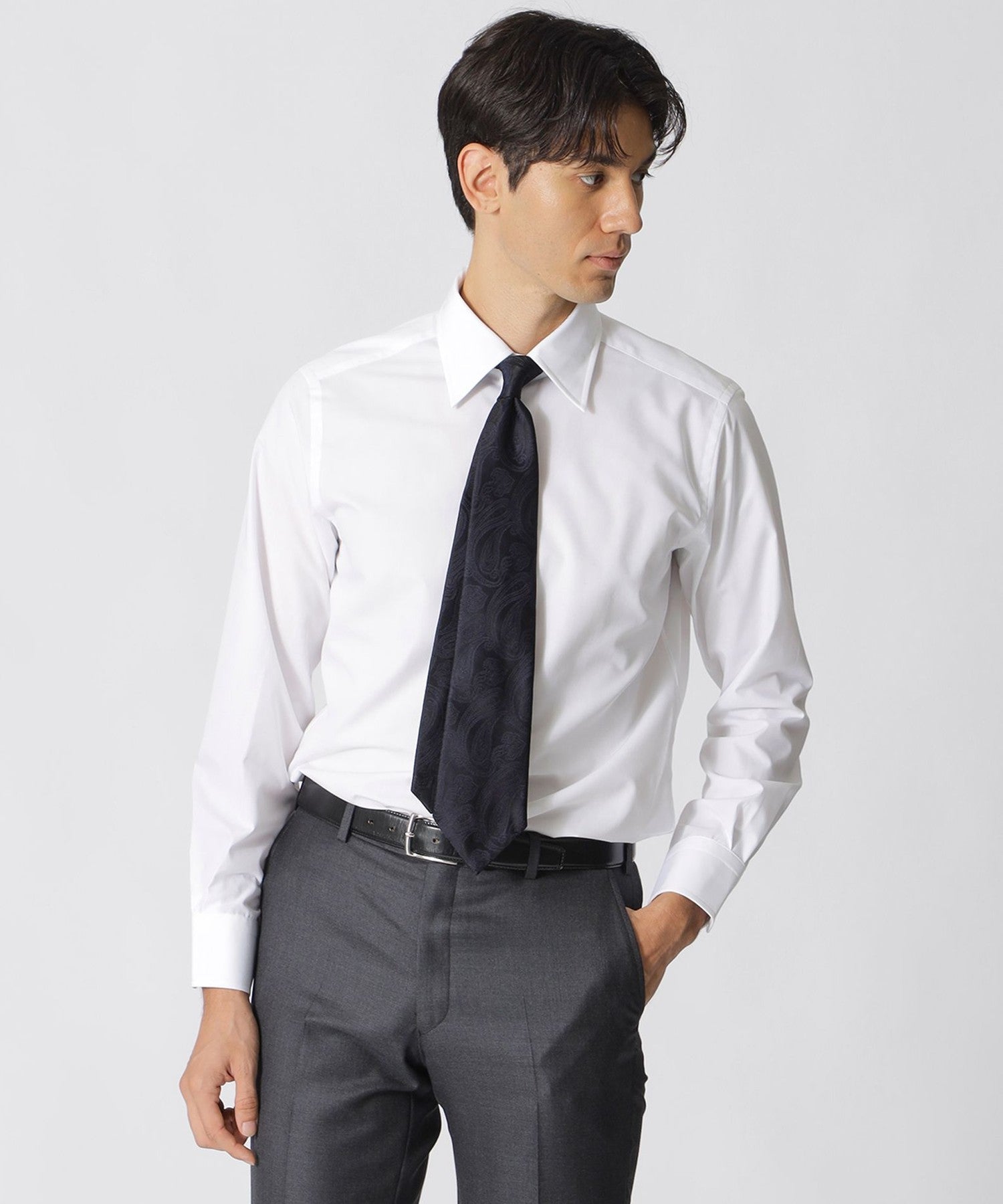 1142-J1L0568701__,01,モデル身長187cm 着用サイズ：41