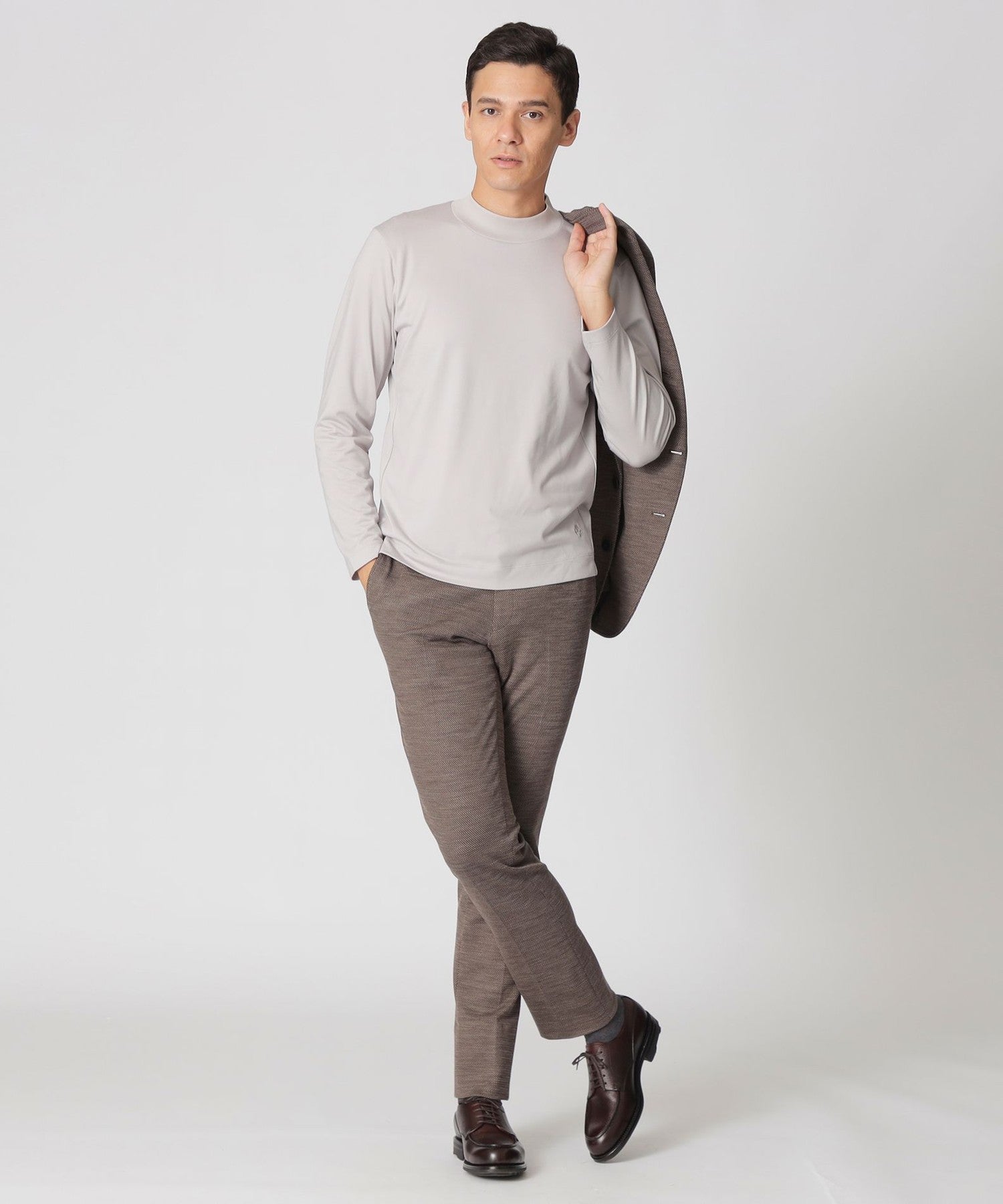 1142-J1P8465228__H,28,