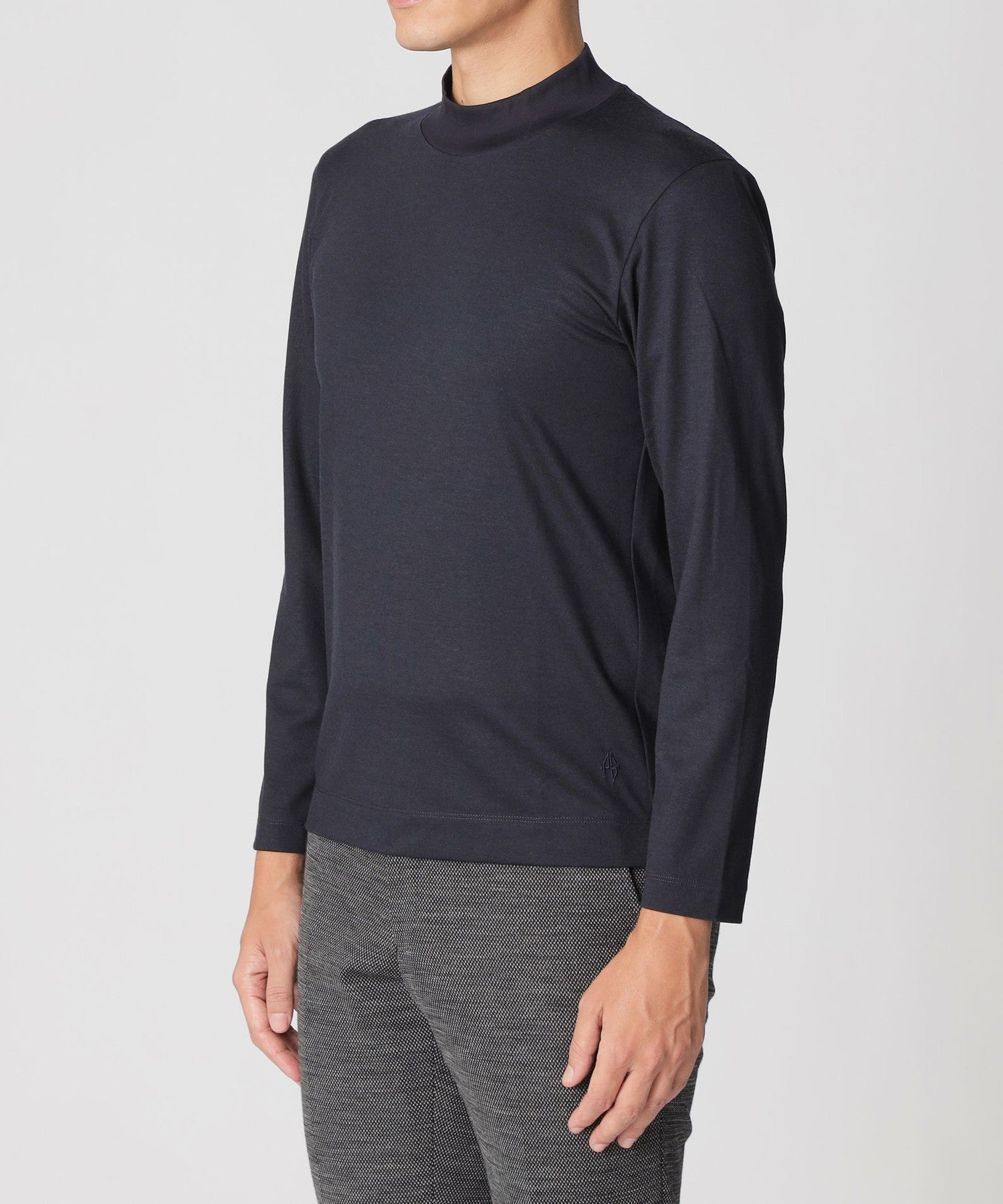 1142-J1P8465228__M,28,