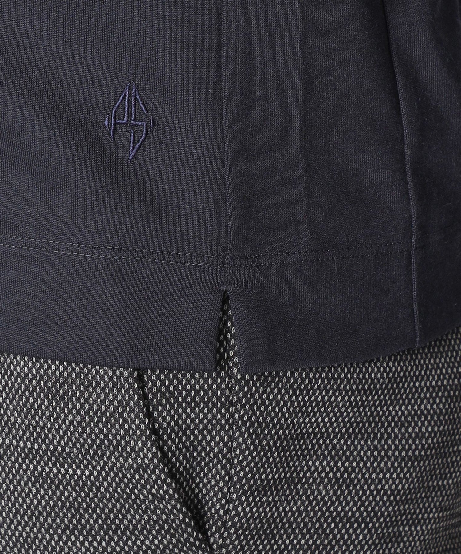 1142-J1P8465228__P,28,