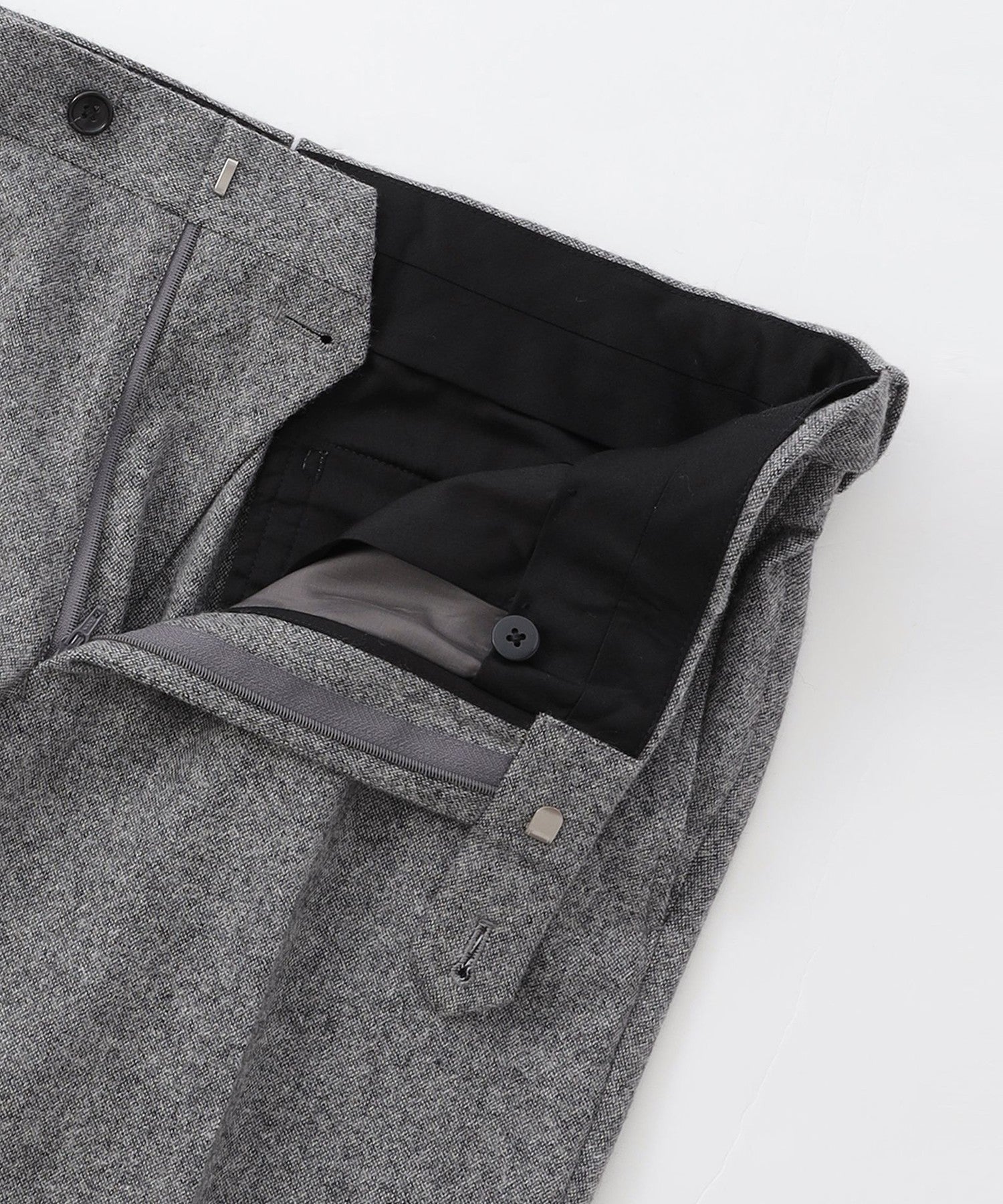 1142-J1Q3965305__N,05,