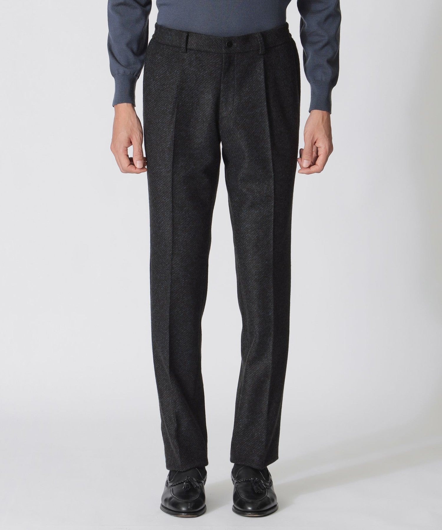 1142-J1Q5462728__J,28,