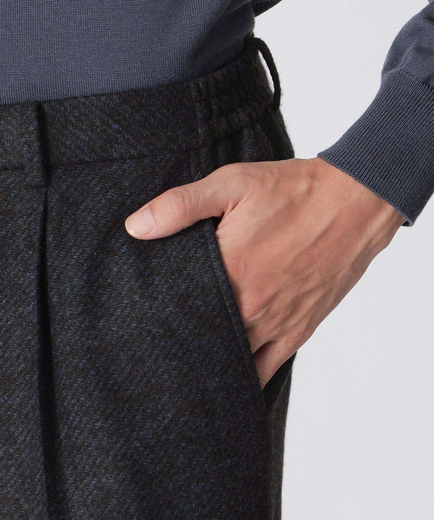 1142-J1Q5462728__M,28,