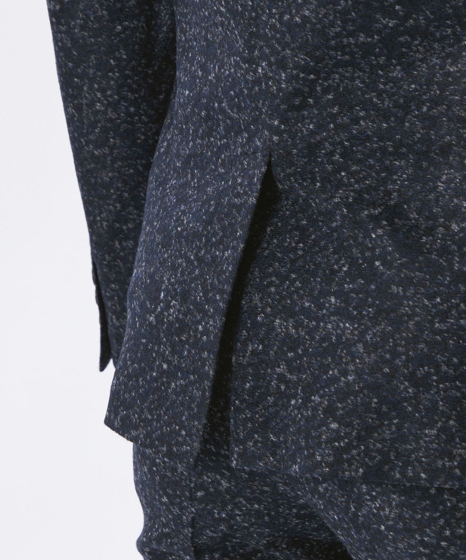 1154-M1E3569228__O,28,