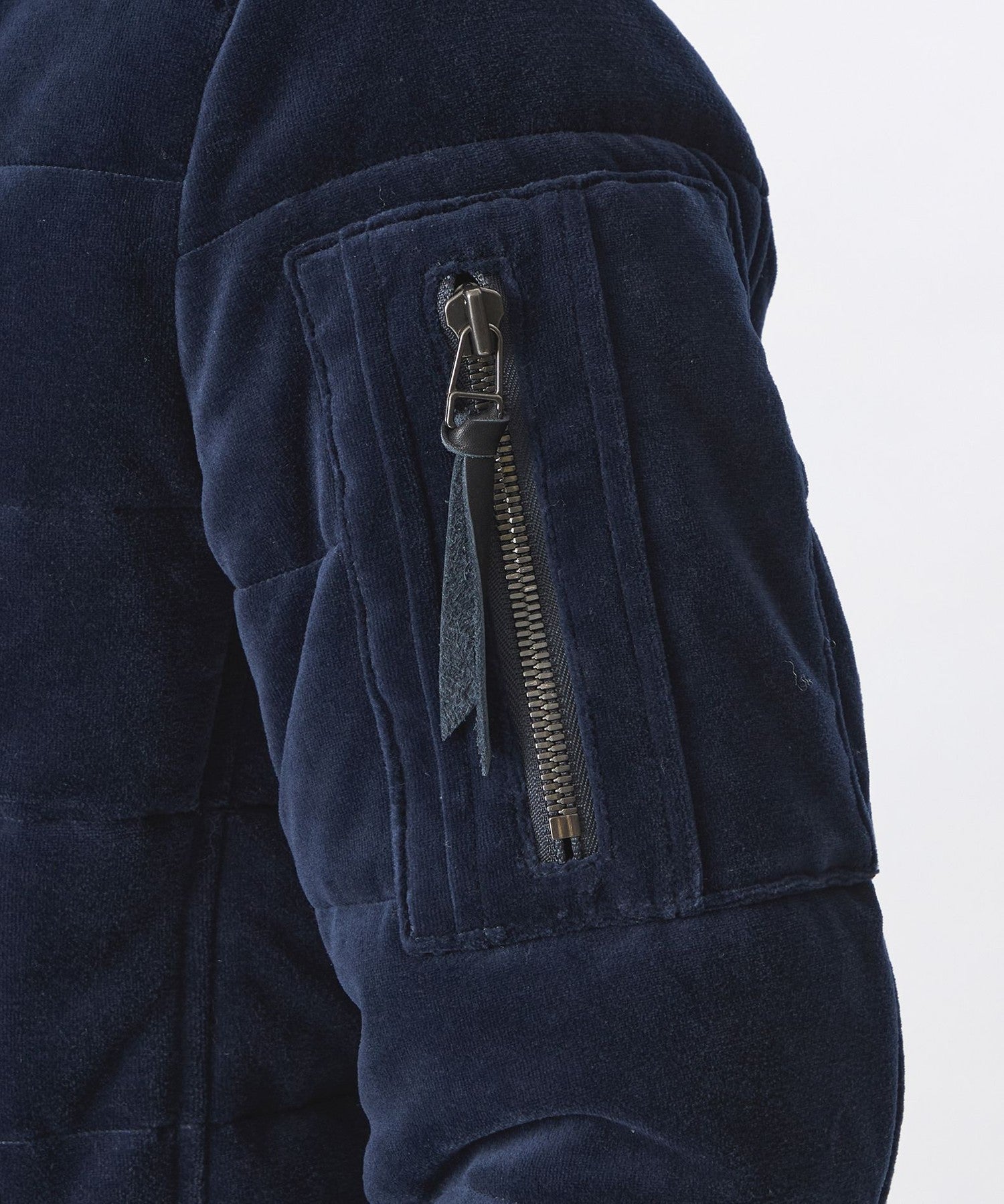 1154-M1F7767229__M,29,