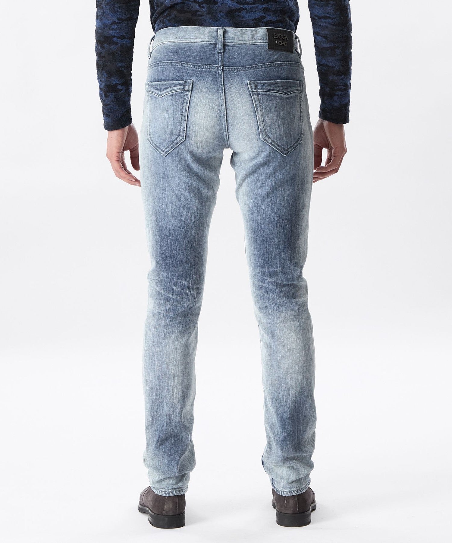 1154-M1R2369827__L,27,