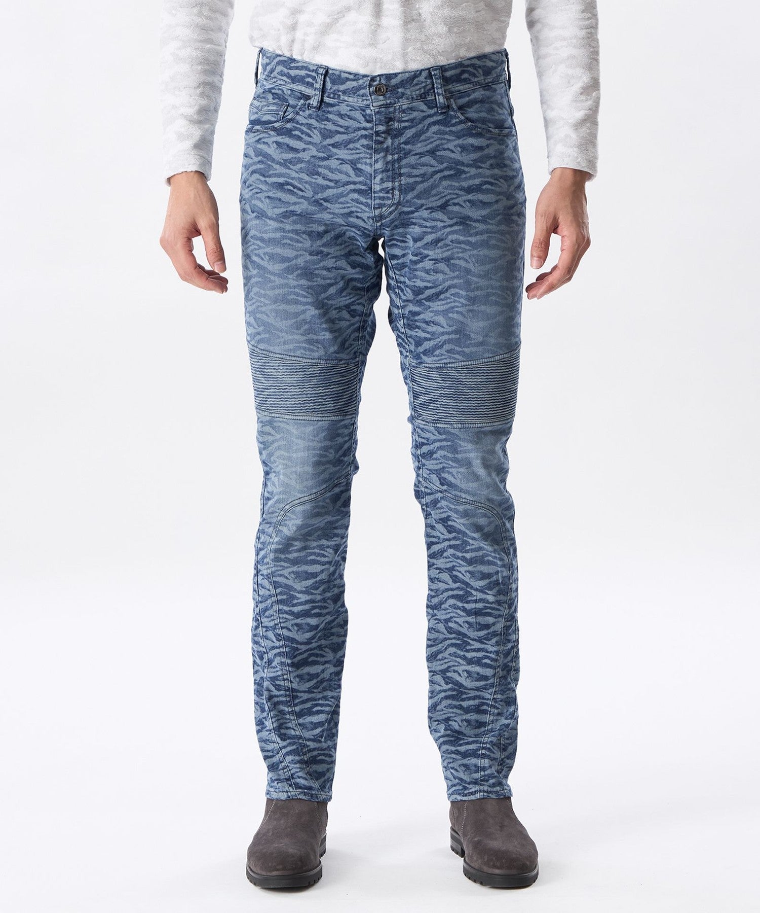 1154-M1R3069928__D,28,