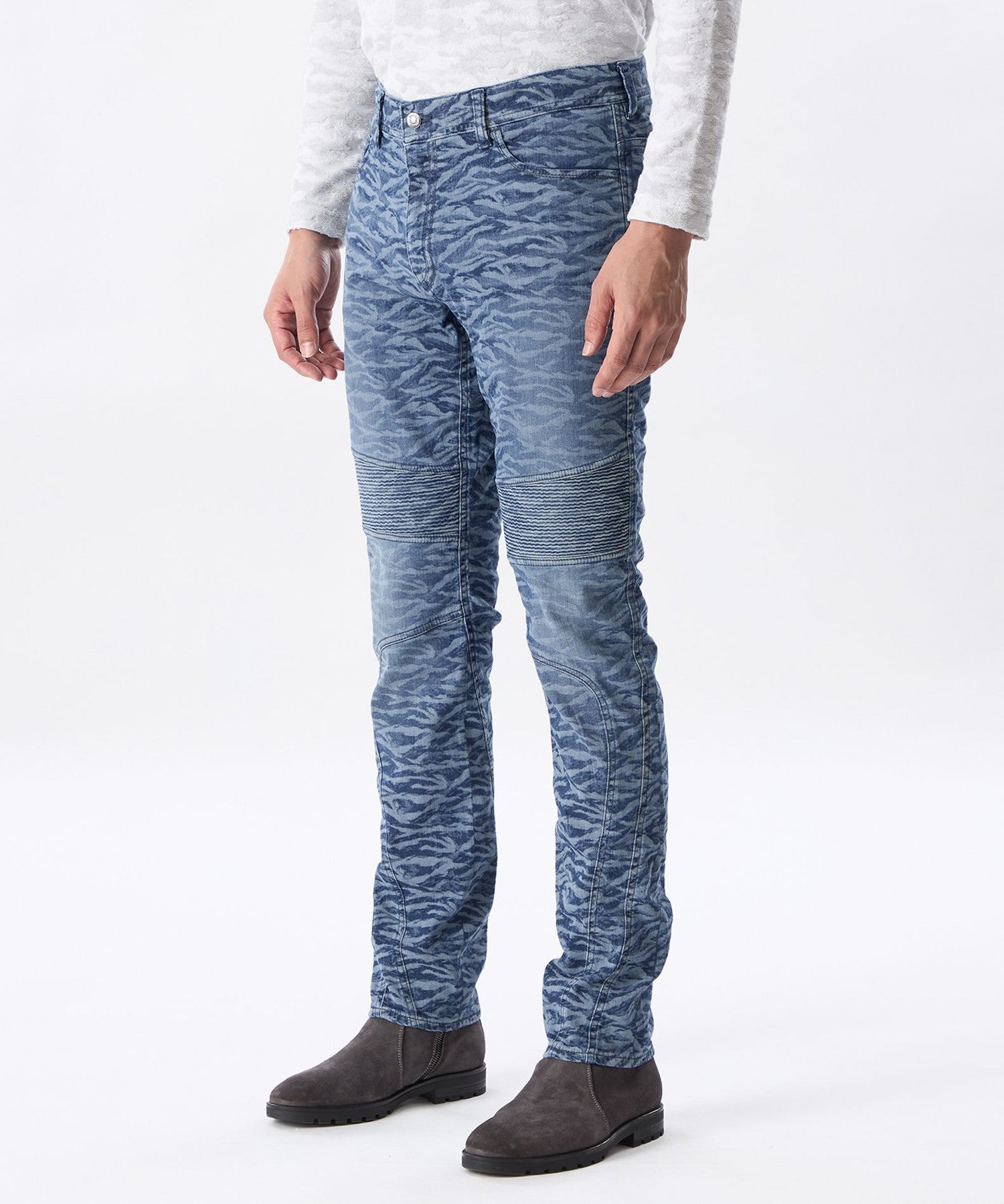 1154-M1R3069928__E,28,