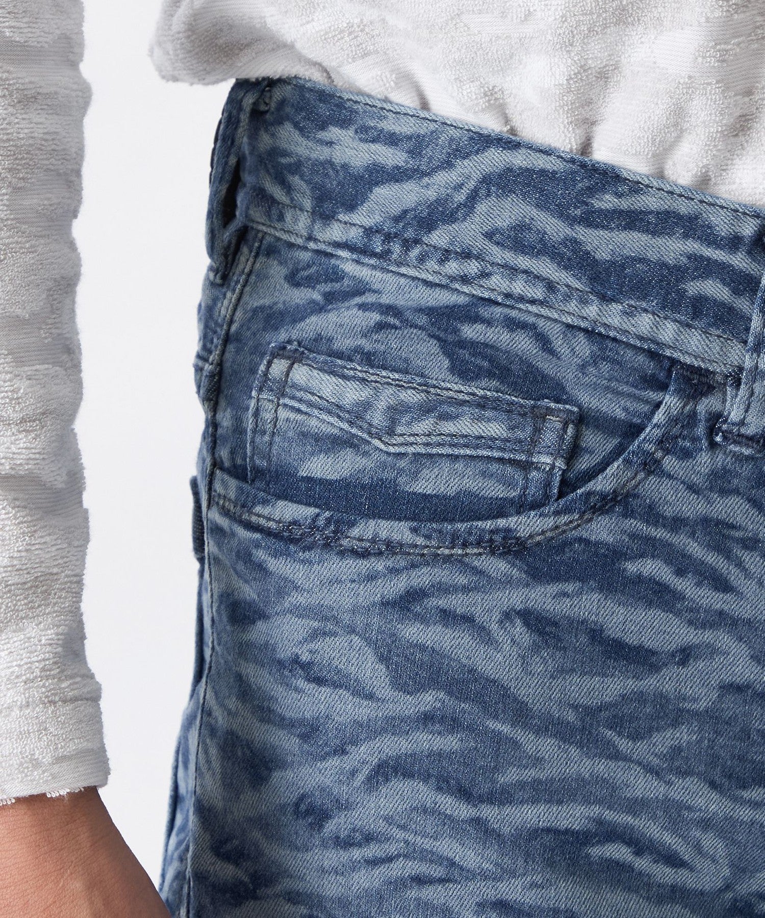 1154-M1R3069928__G,28,