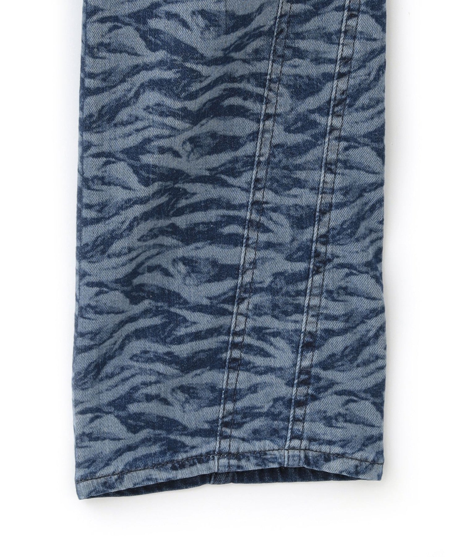 1154-M1R3069928__N,28,