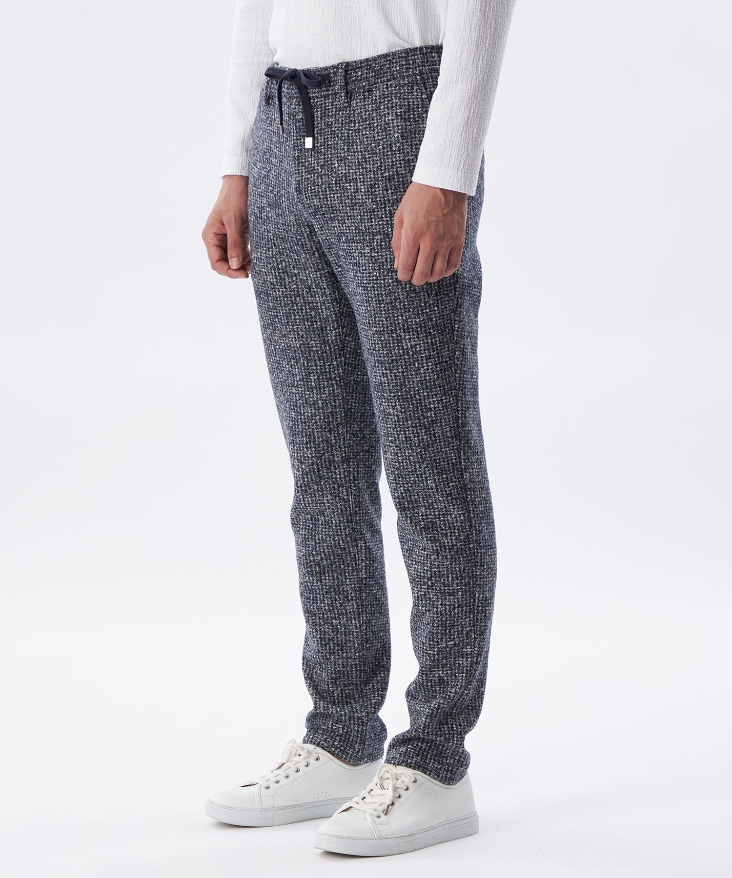 1154-M1R5069028__J,28,