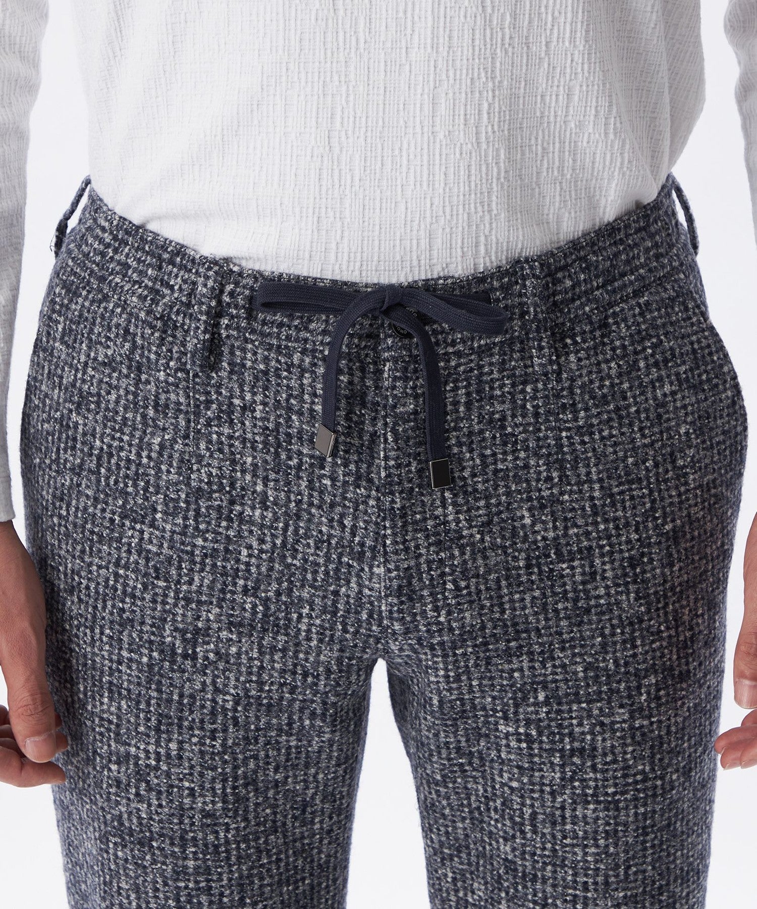 1154-M1R5069028__L,28,