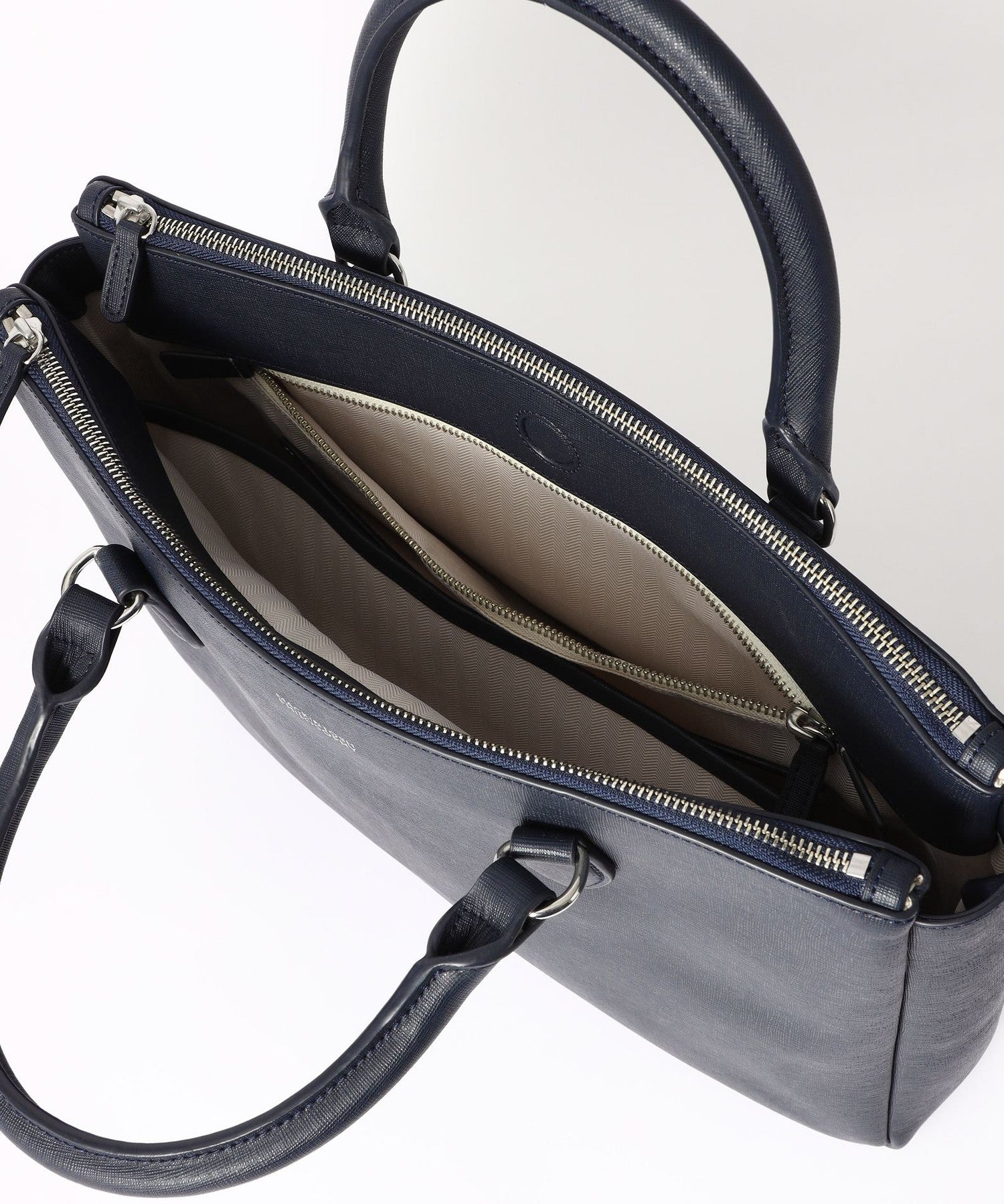 1158-H114761129__P,29,