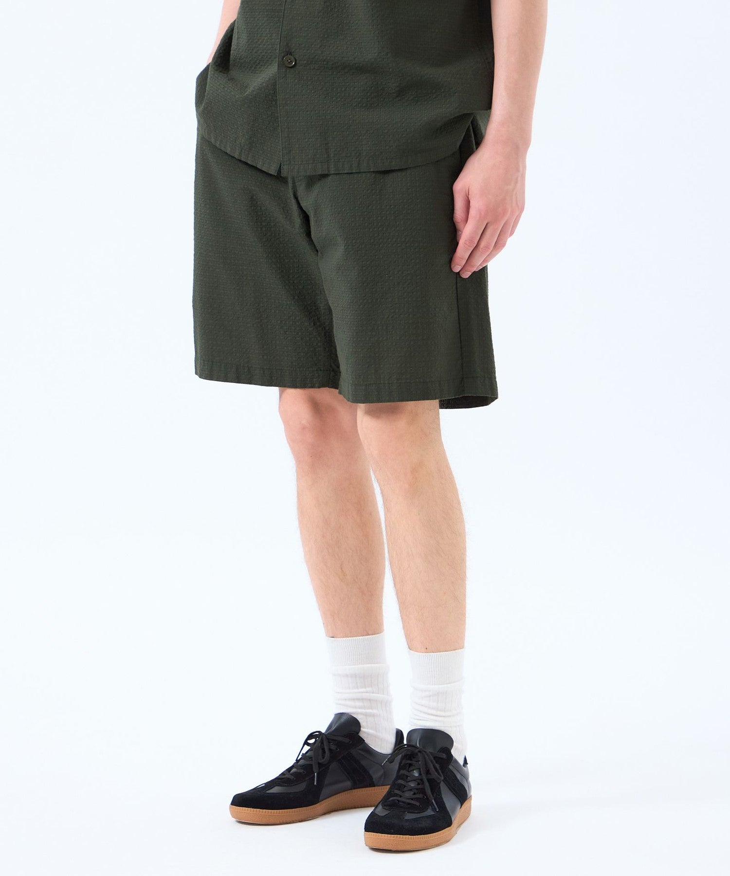 1158-H1R4866329__R,29,