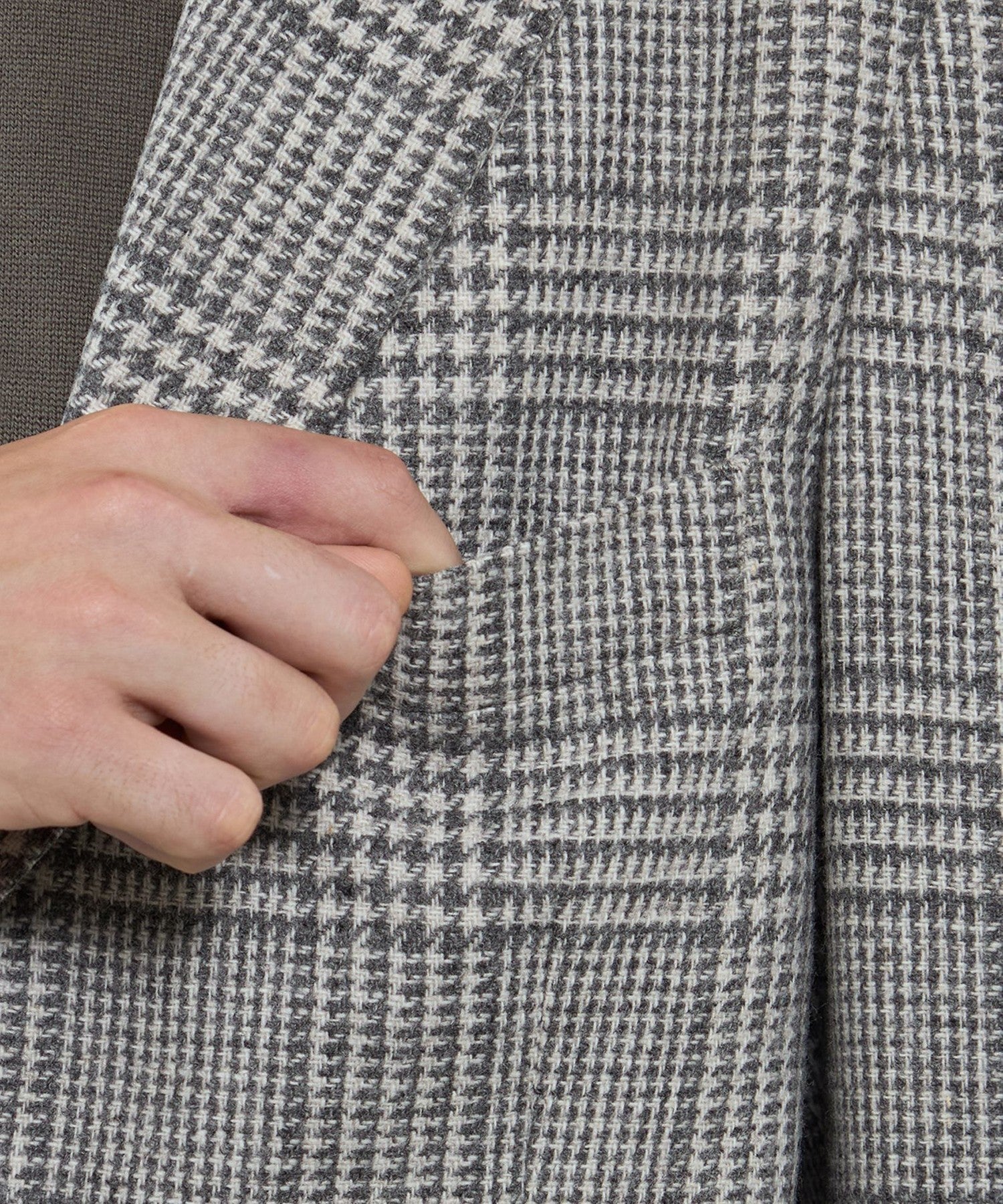 1311-G1E0469706__N,06,