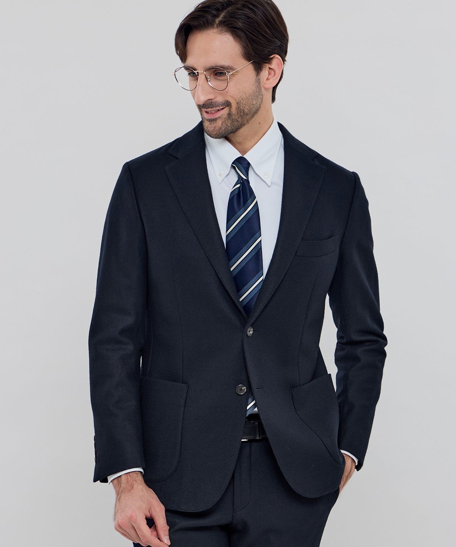 1311-G1E3768028__A,28,モデル身長186cm 着用サイズ：40