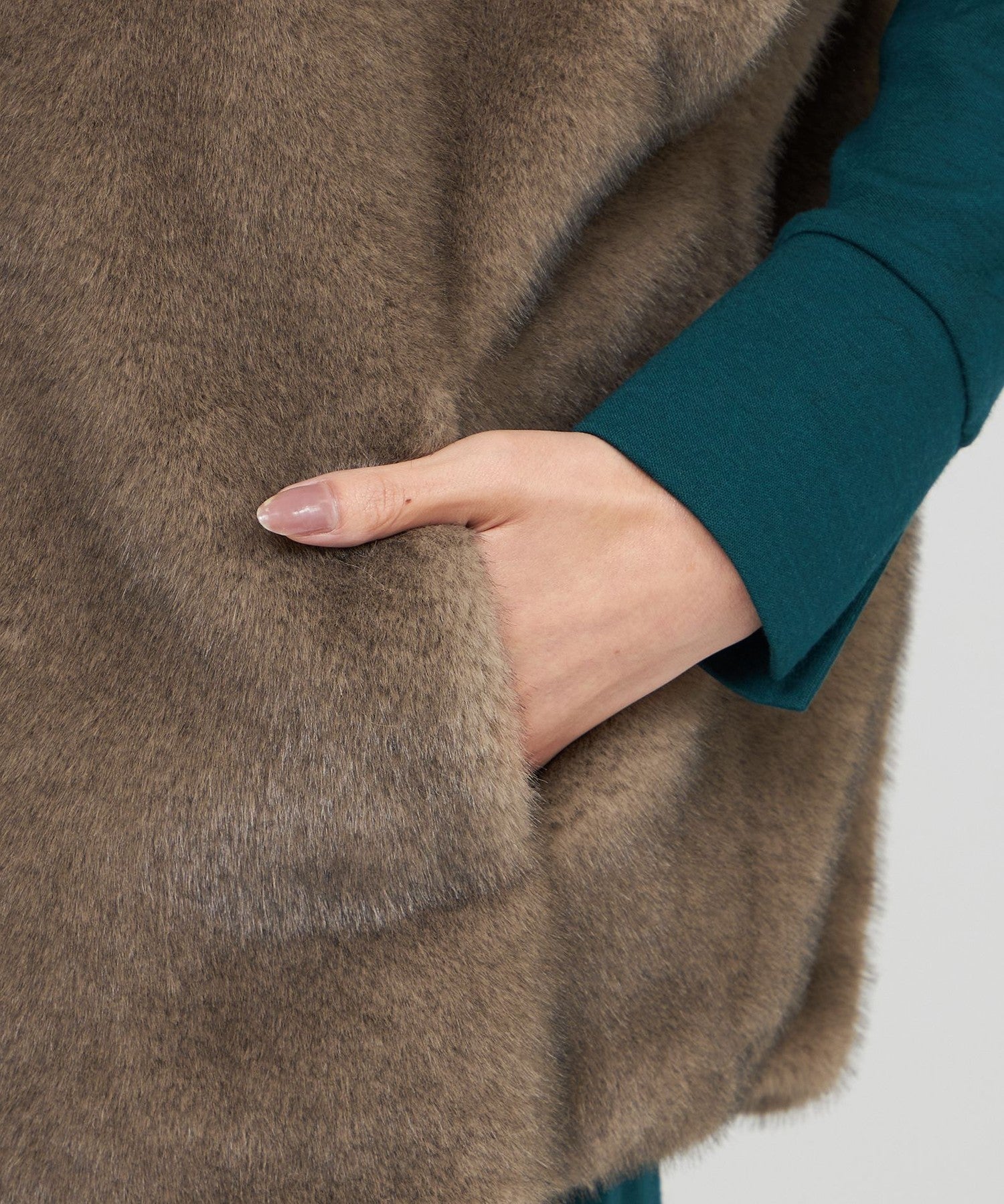 2151-K173560544__N,44,